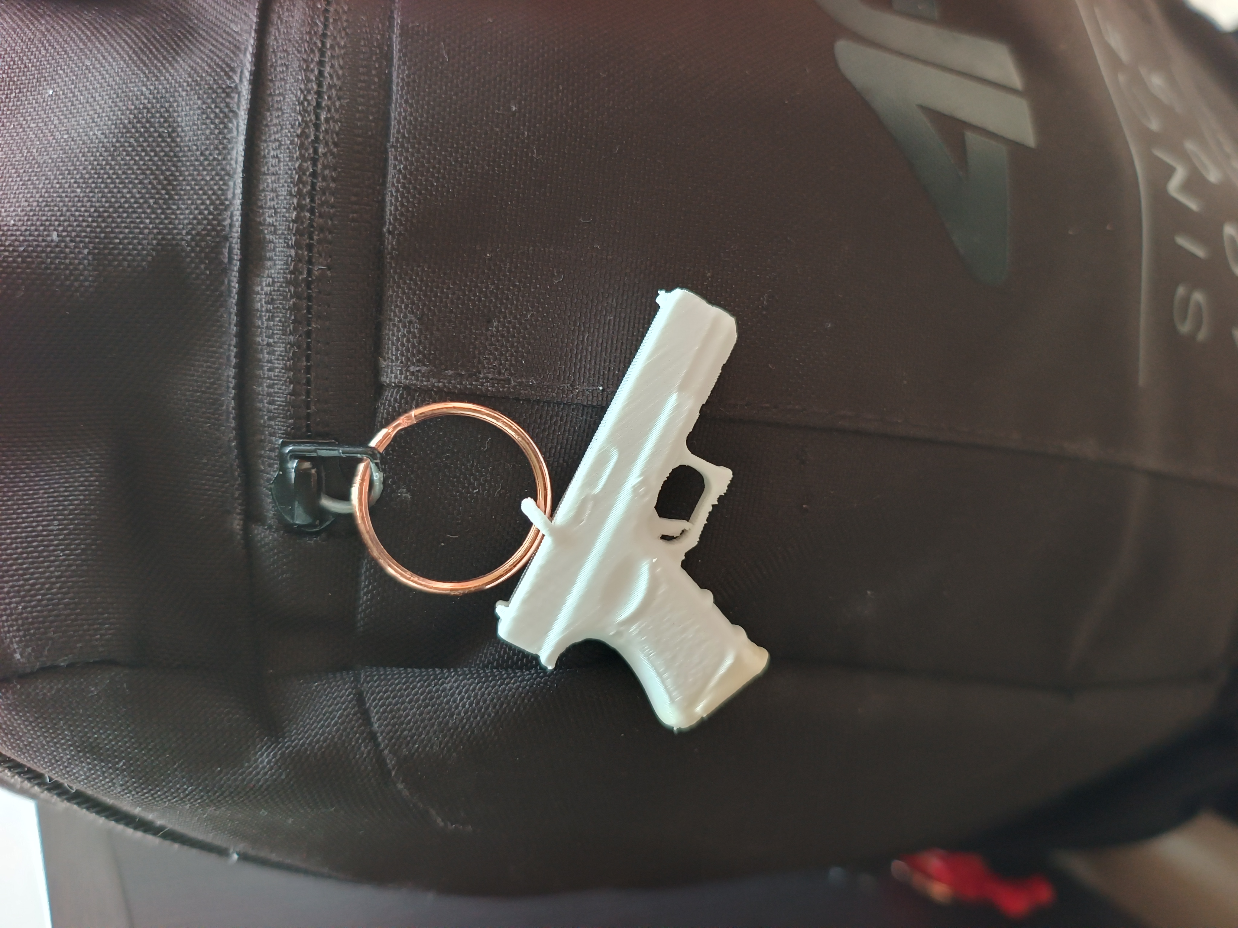 basic T gun / CS2 keychain/charm