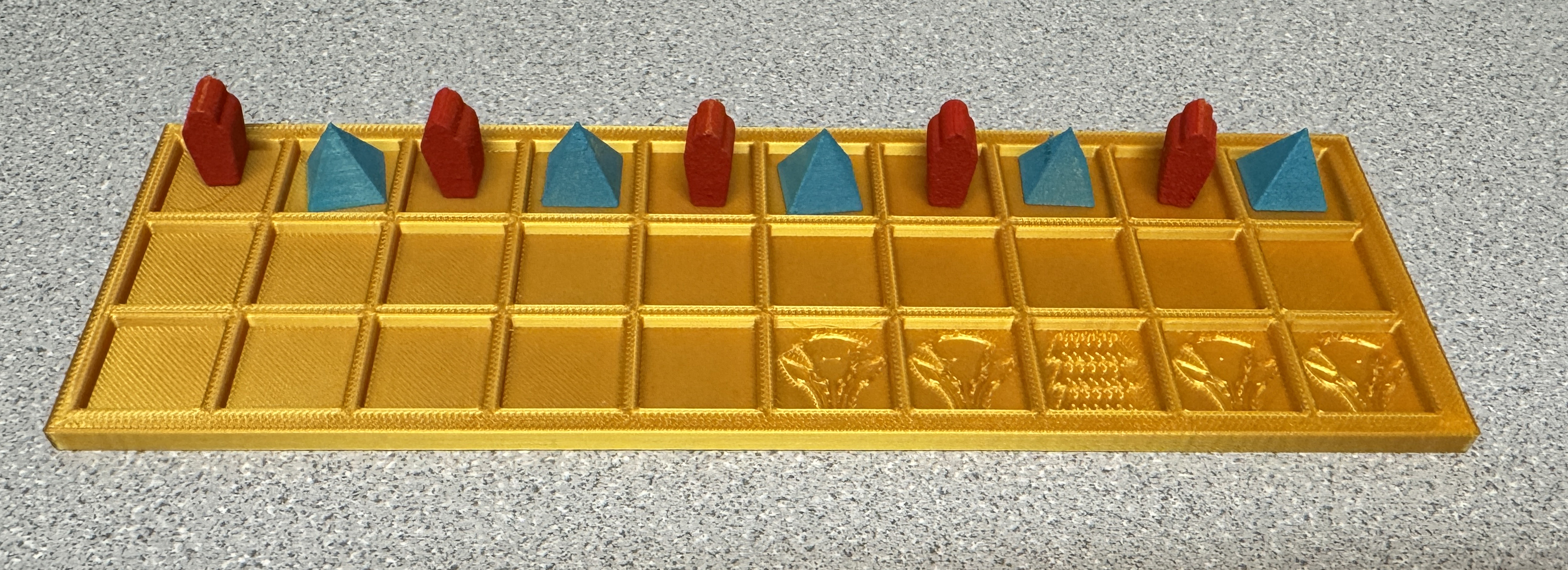 Egyptian game of the pharaohs: Senet