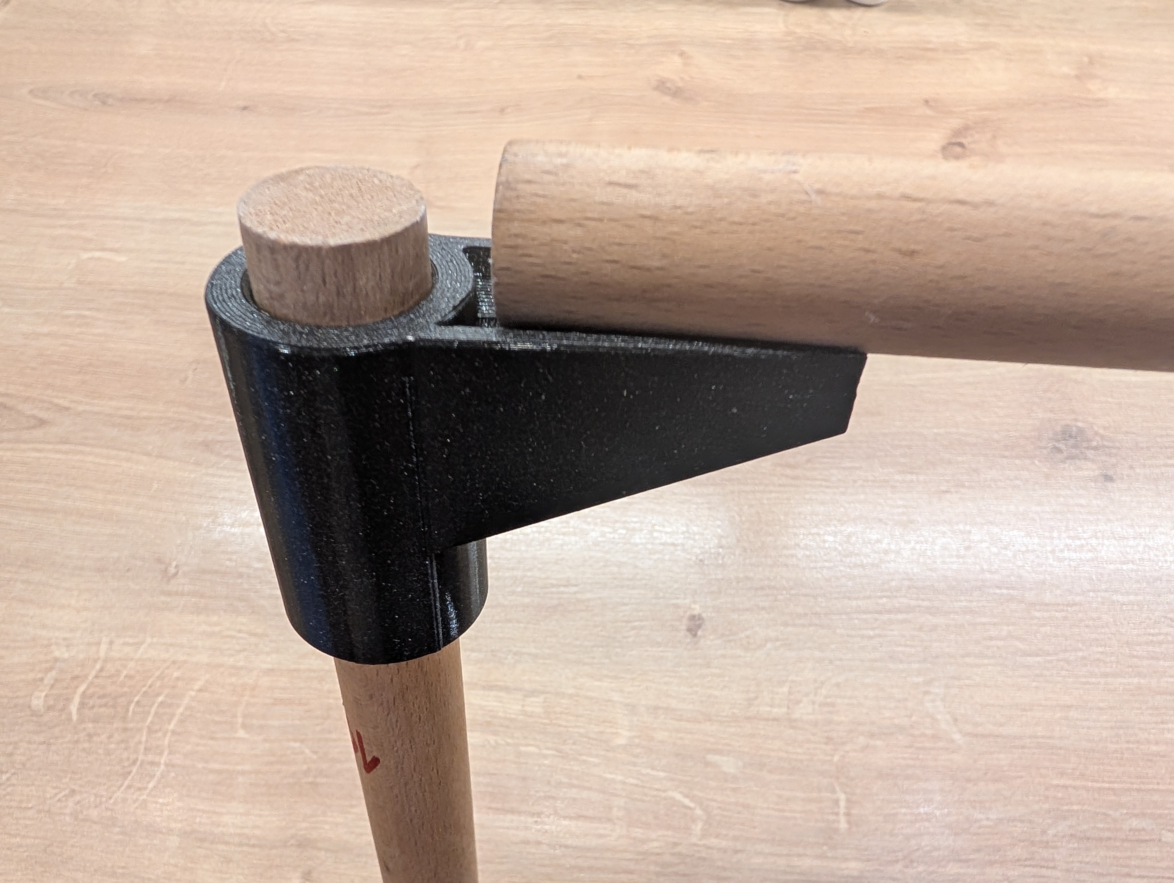 Crossbar holder for hurdles