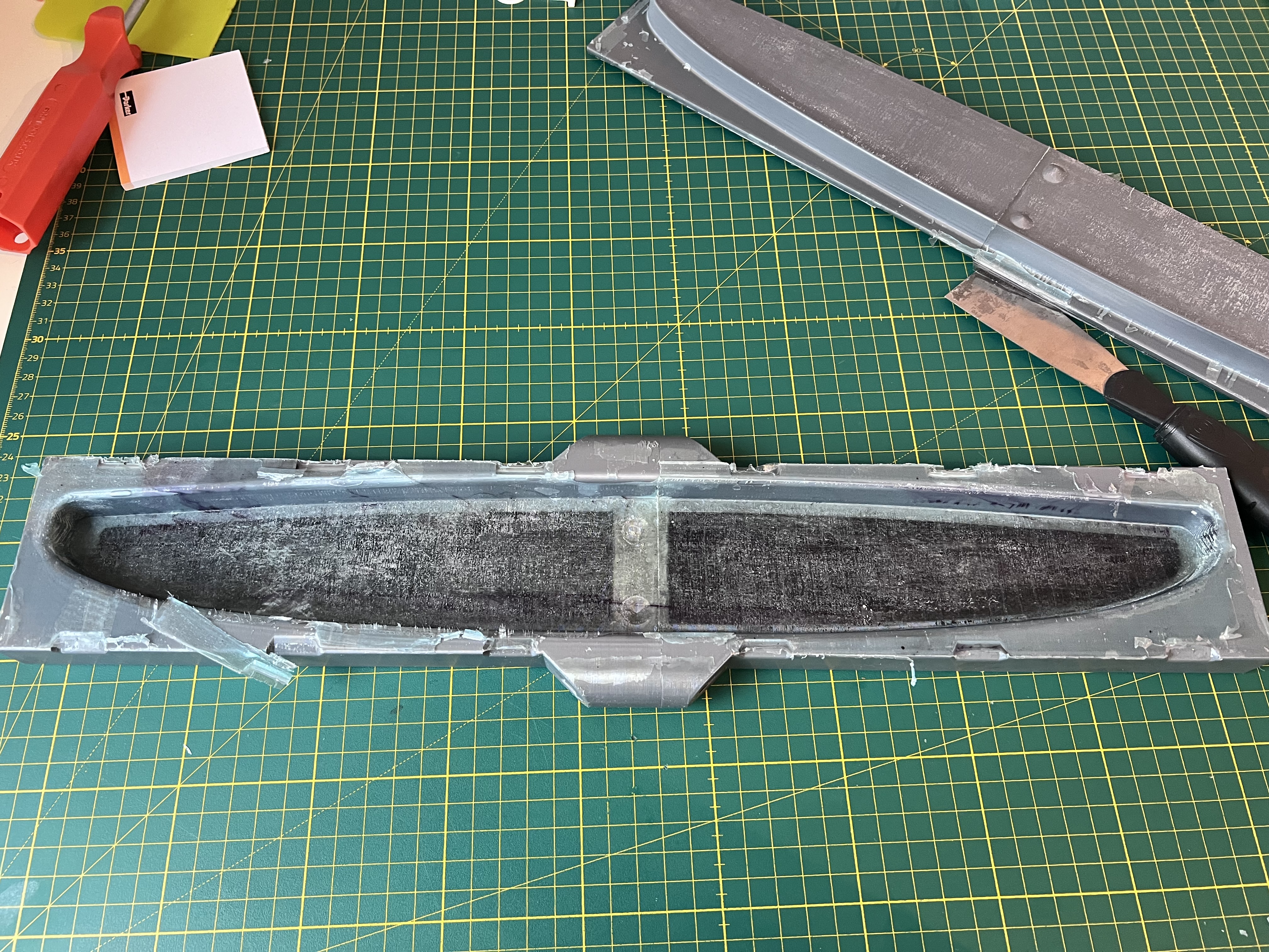 Hydrofoil stab compression mold — thumbnail 5