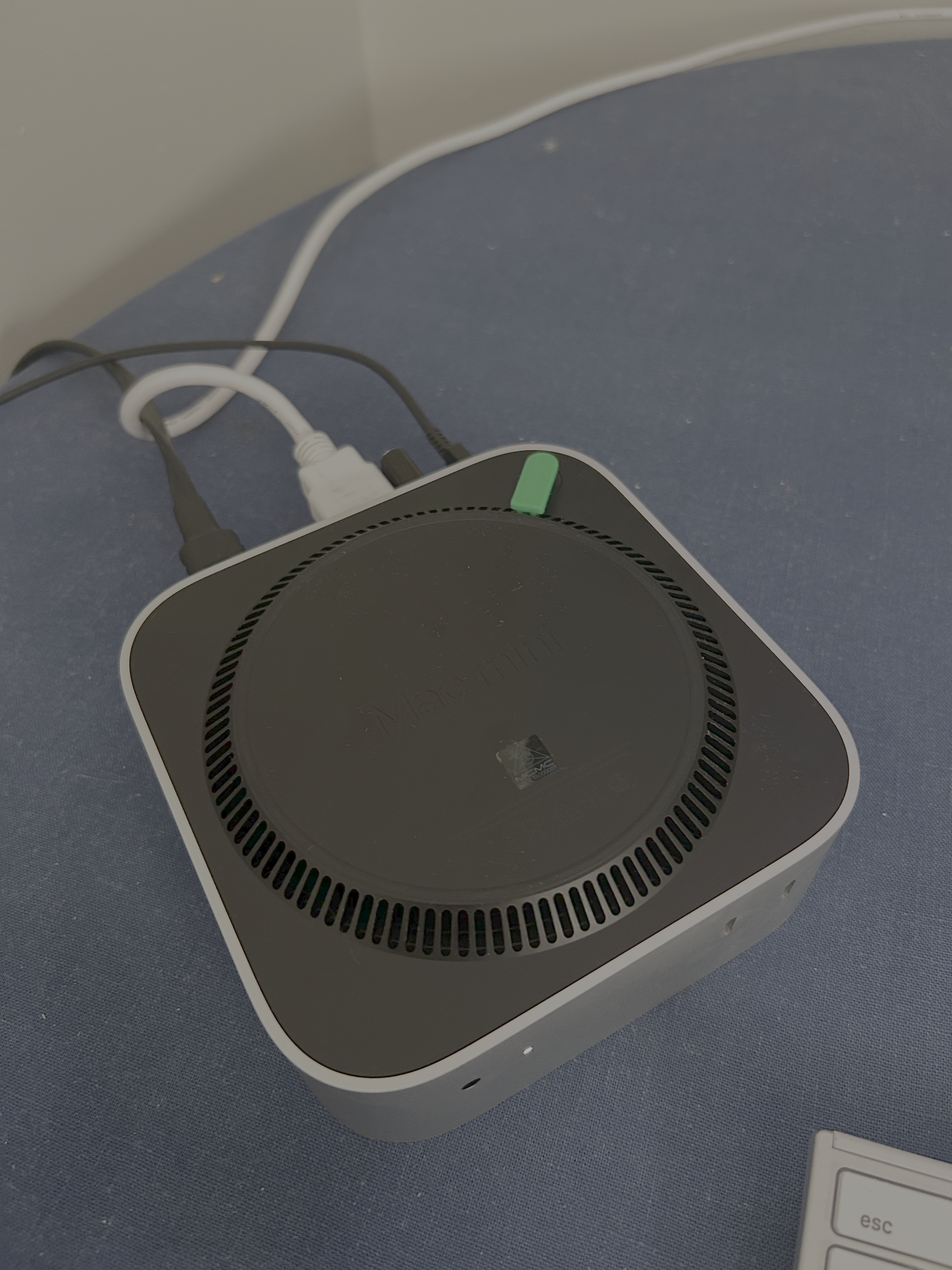 Mac Mini M4 Invisible Power Button