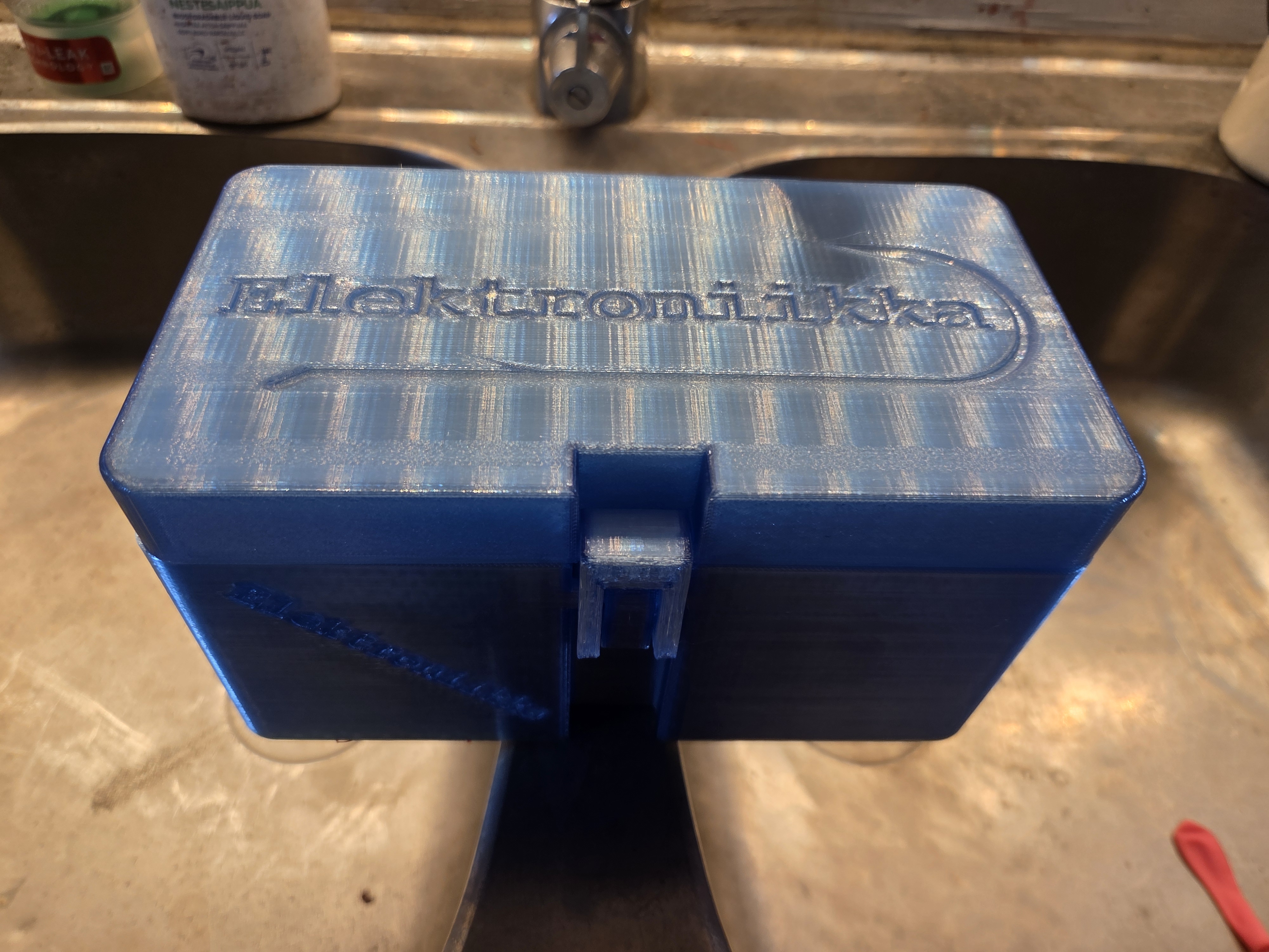 BOX For storing equpment 185x100x98