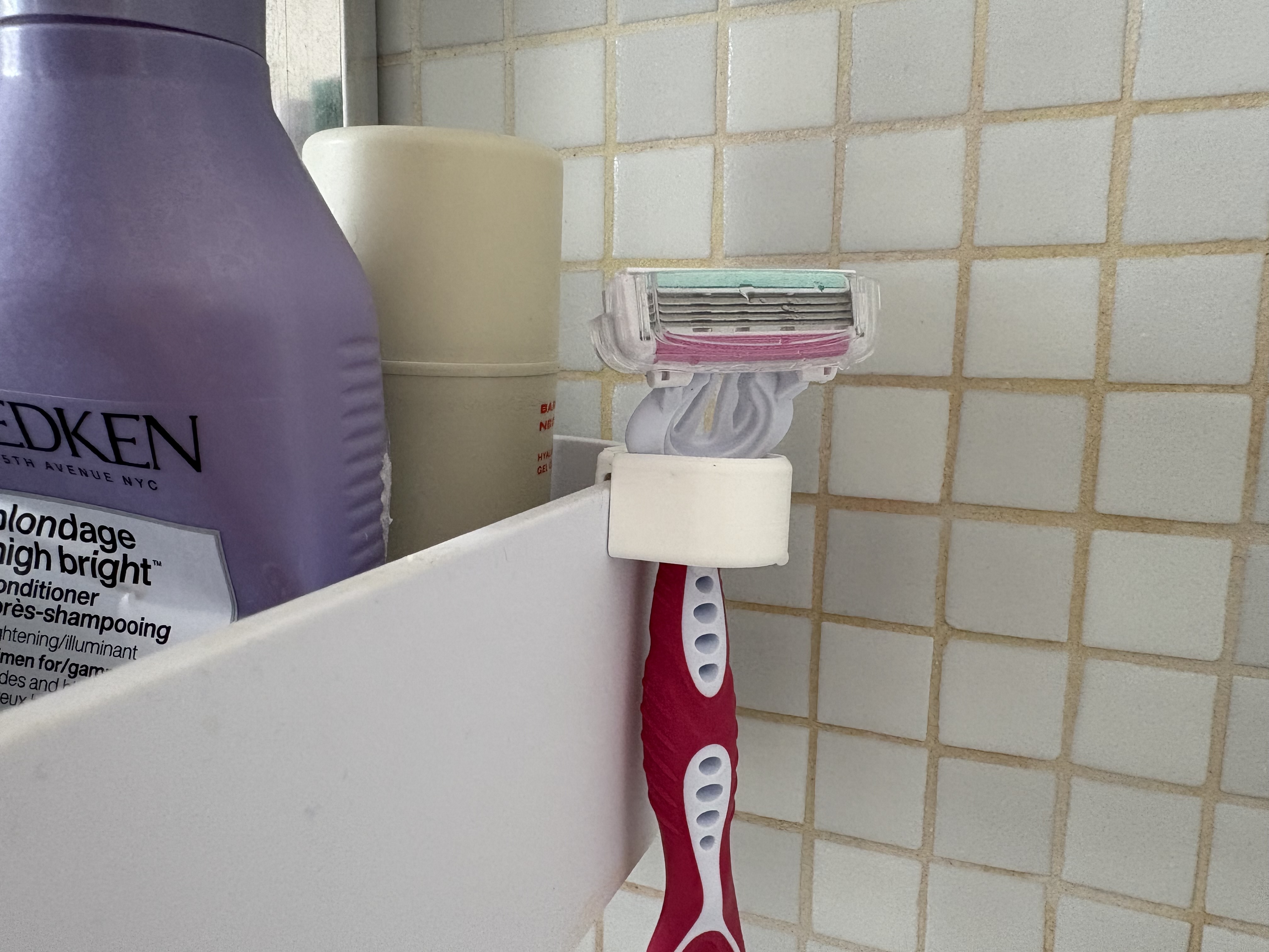 Minimal razor holder for Tiger 2-Store shower rack