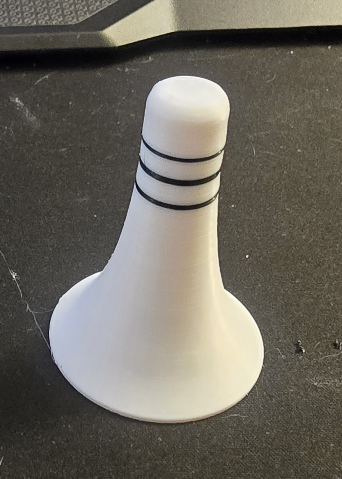 Leveling marker for laser measuring
