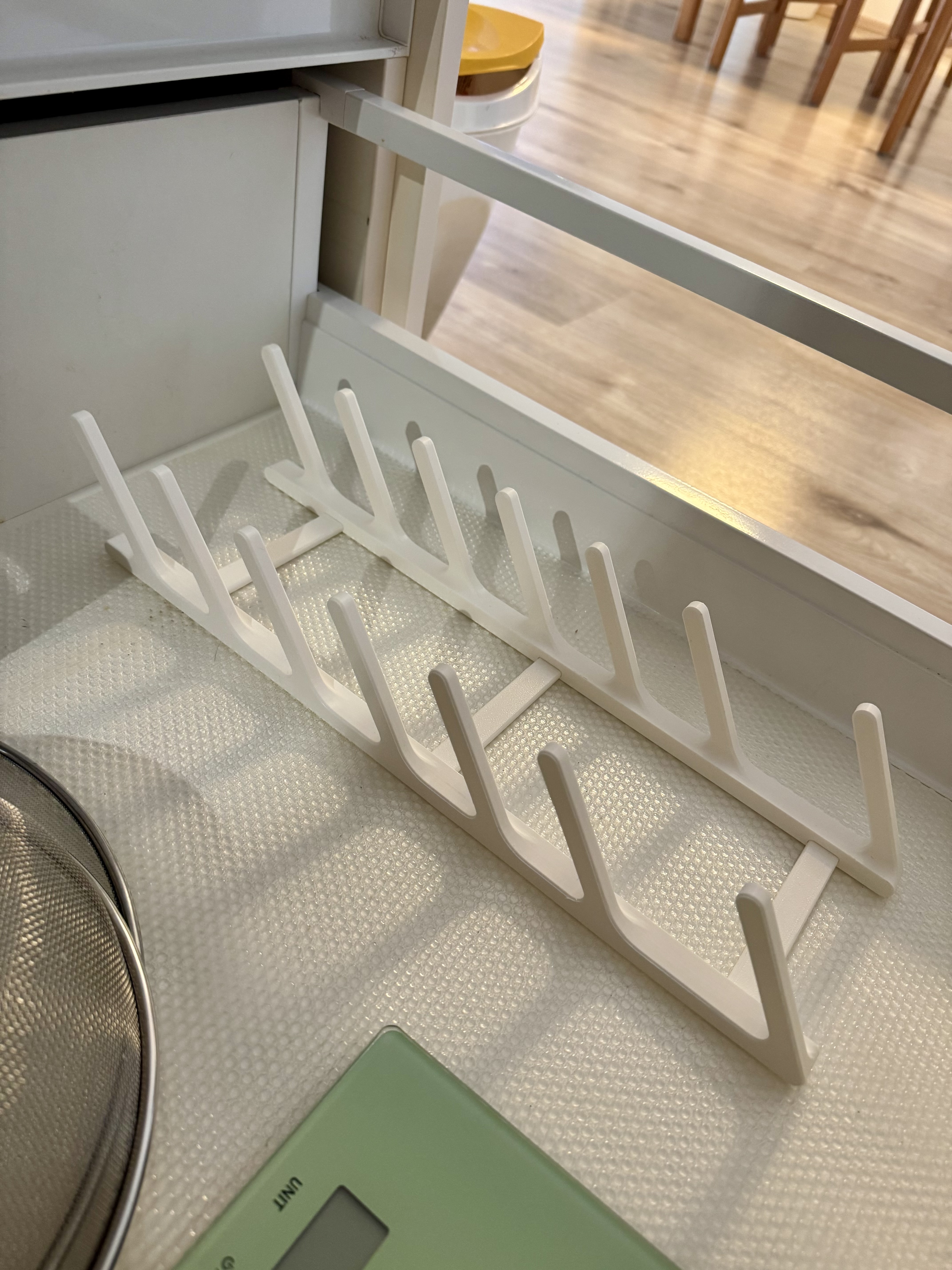 Pot lid holder