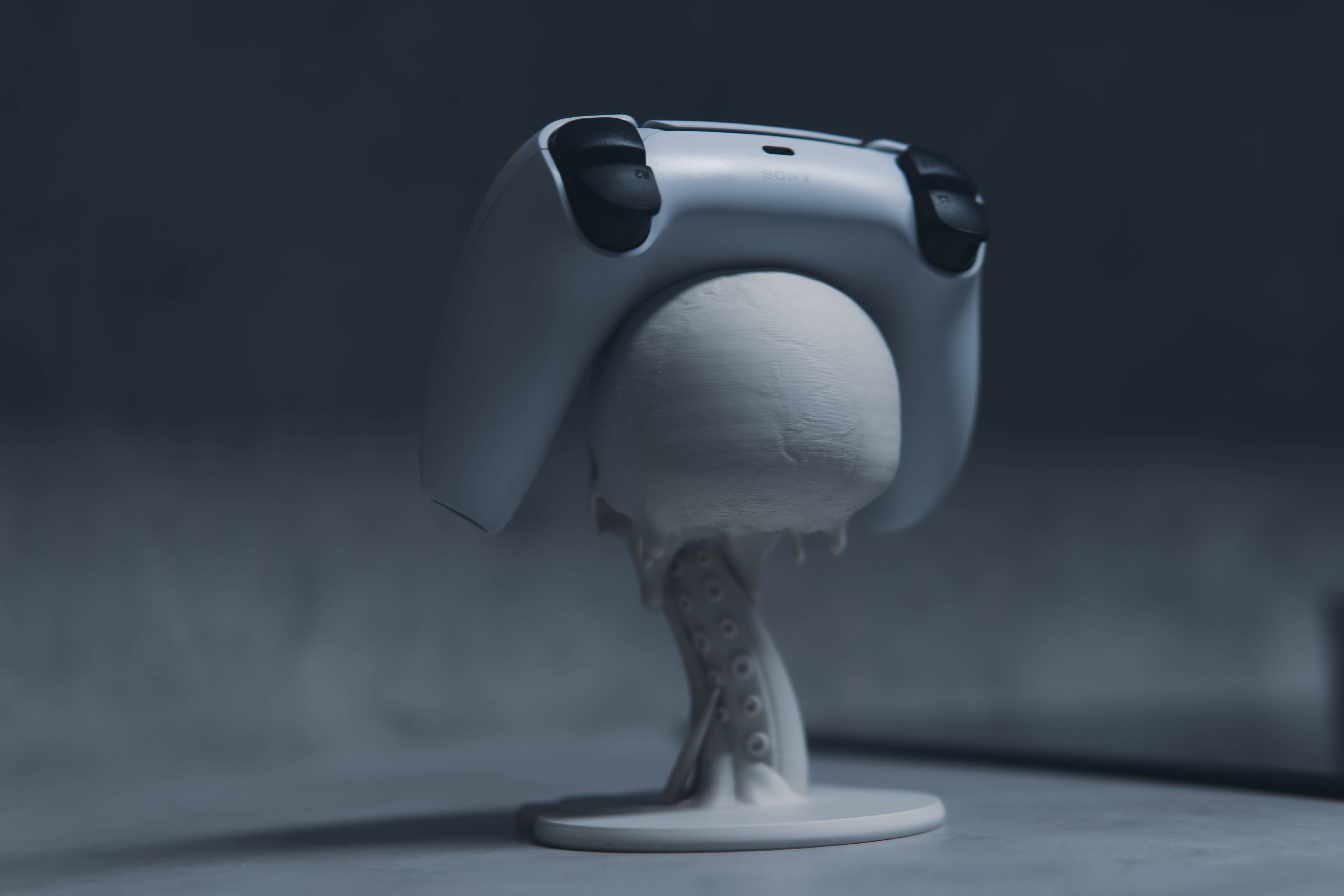 Skull & Tentacle Floating PS5 Controller Holder — miniatura 10