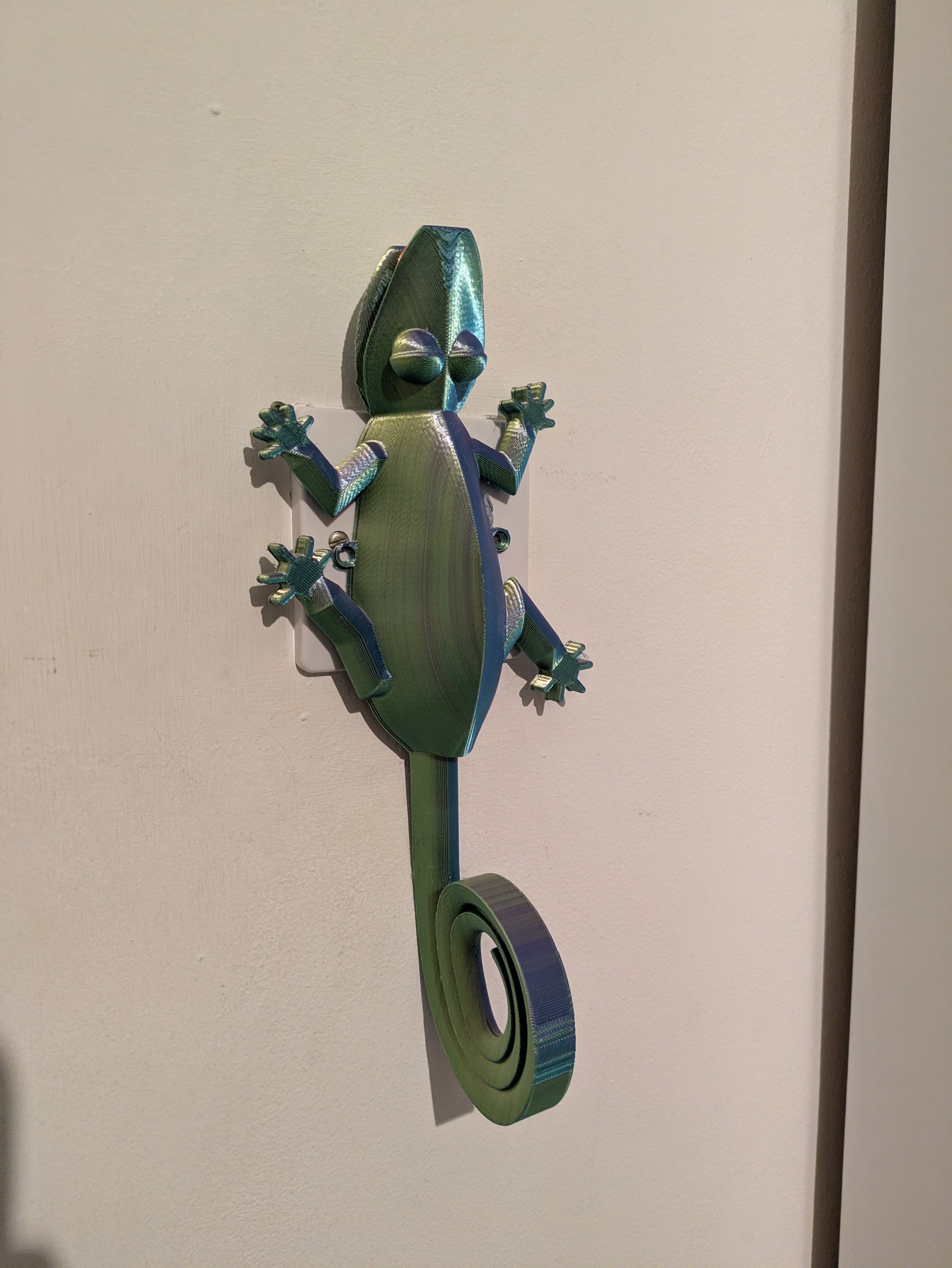 Licking Lizzard Lightswitch — thumbnail 2