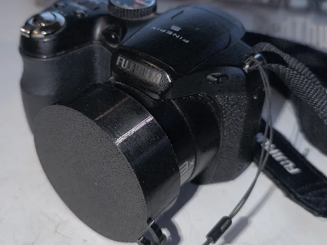 Lens Cap / Cache d'objectif - Fujifilm Finepix S2950