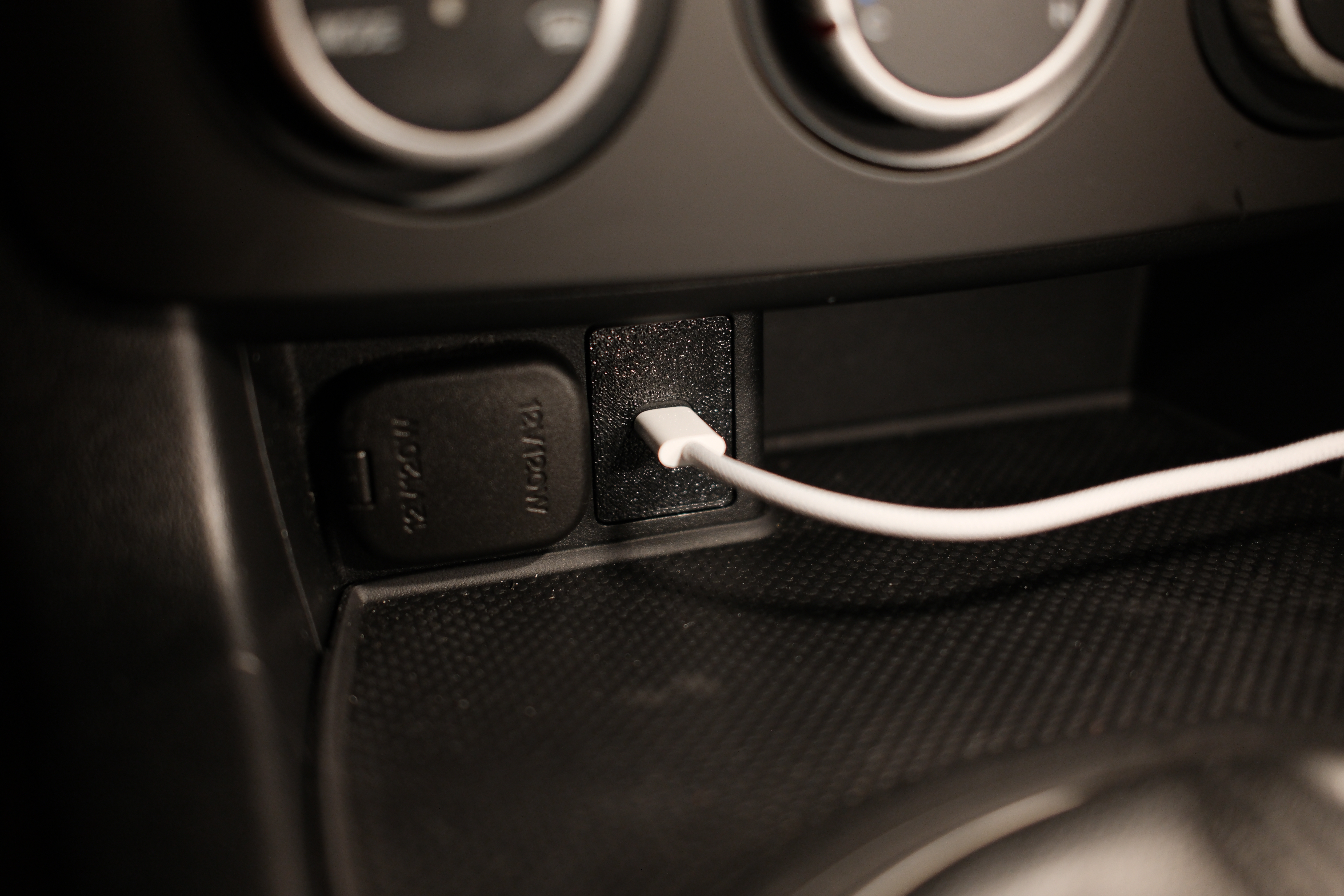 NC Miata USB-C Mount (Sony Head Unit)