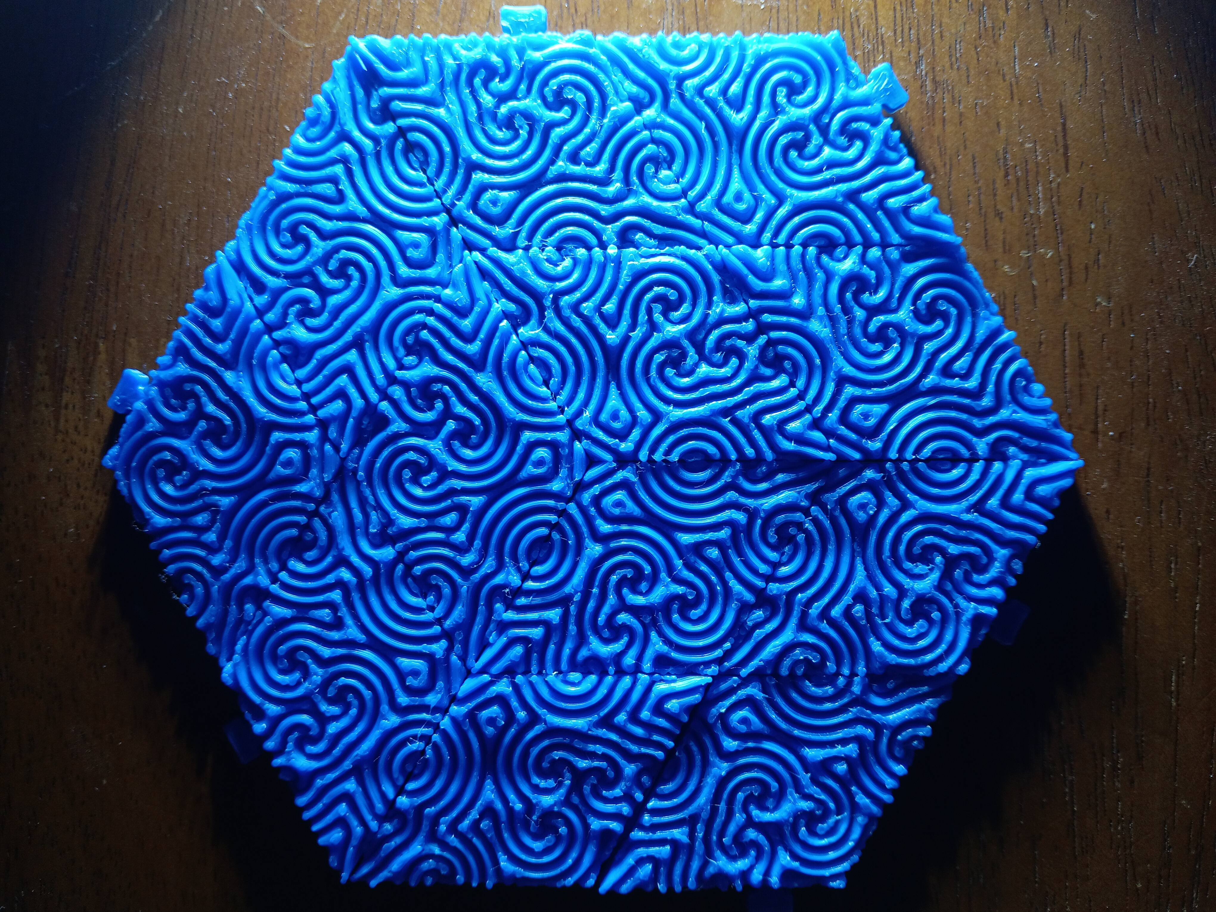 Rhombus tiles with seamless spiral texture