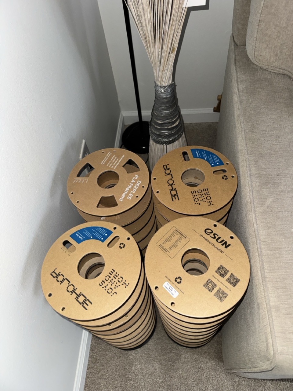 Miniatura 7 do modelo 3D Side Table using empty filament spools