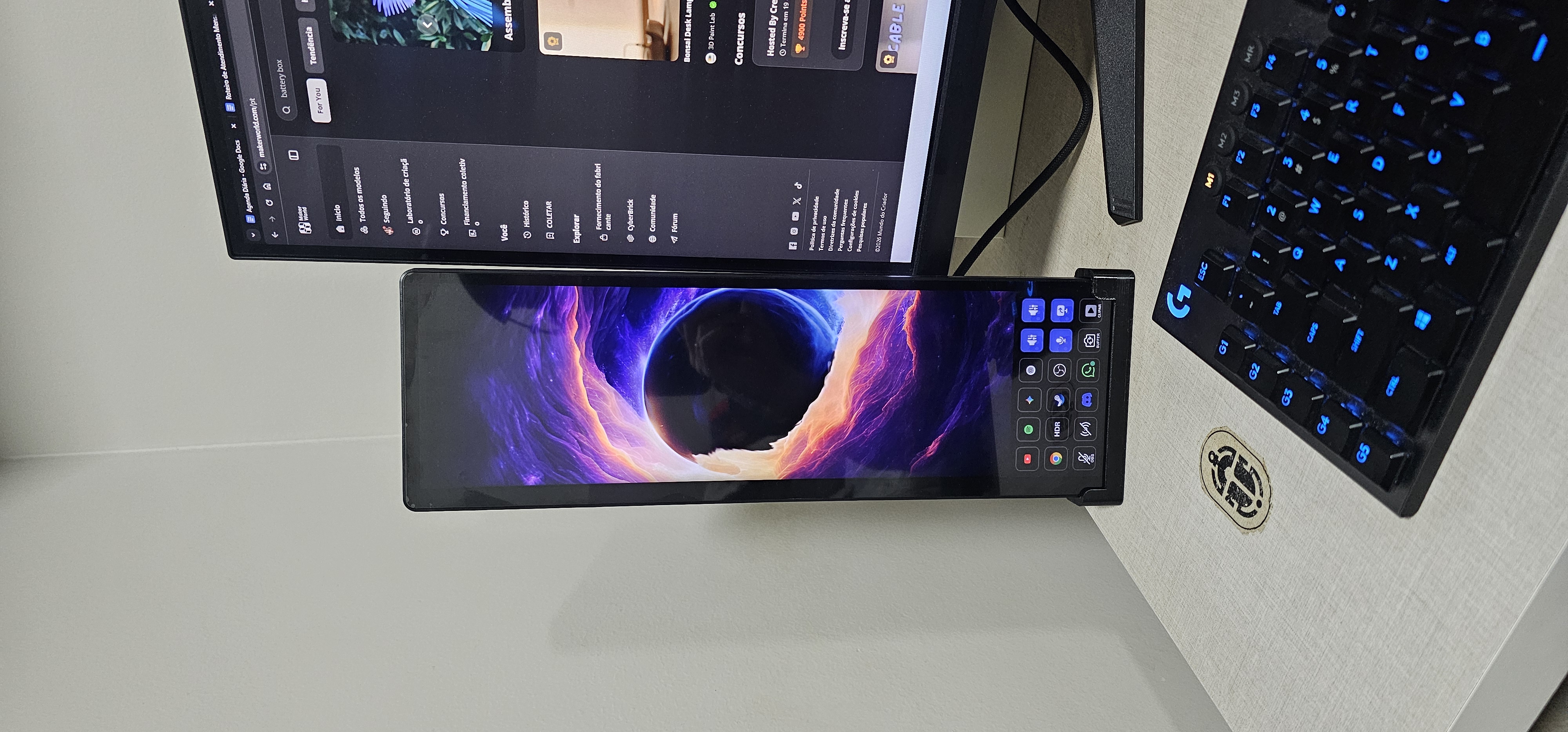 Corsair Xeneon Edge Table Vertical Stand