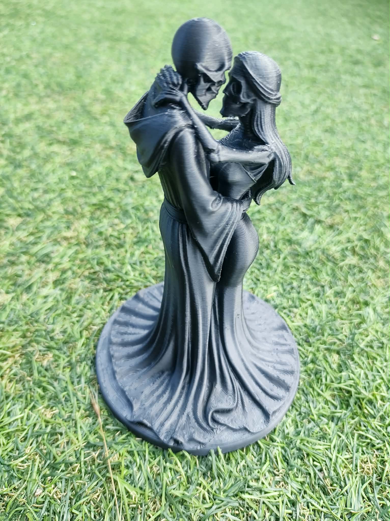 Eternal Embrace Skeleton Lovers Standing Hug Figurine
