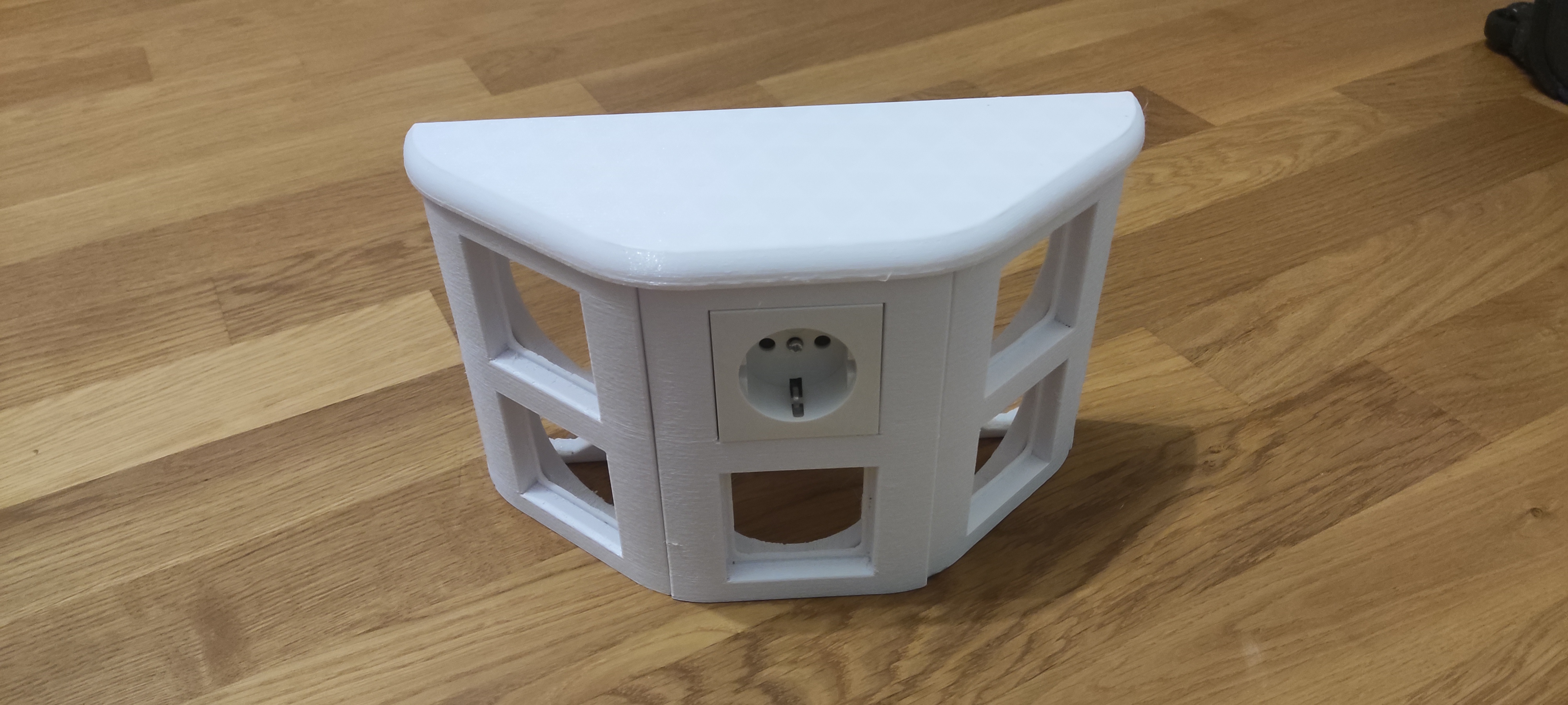 GIRA Standard 55 - compatible 6-socket extender — miniatura 2