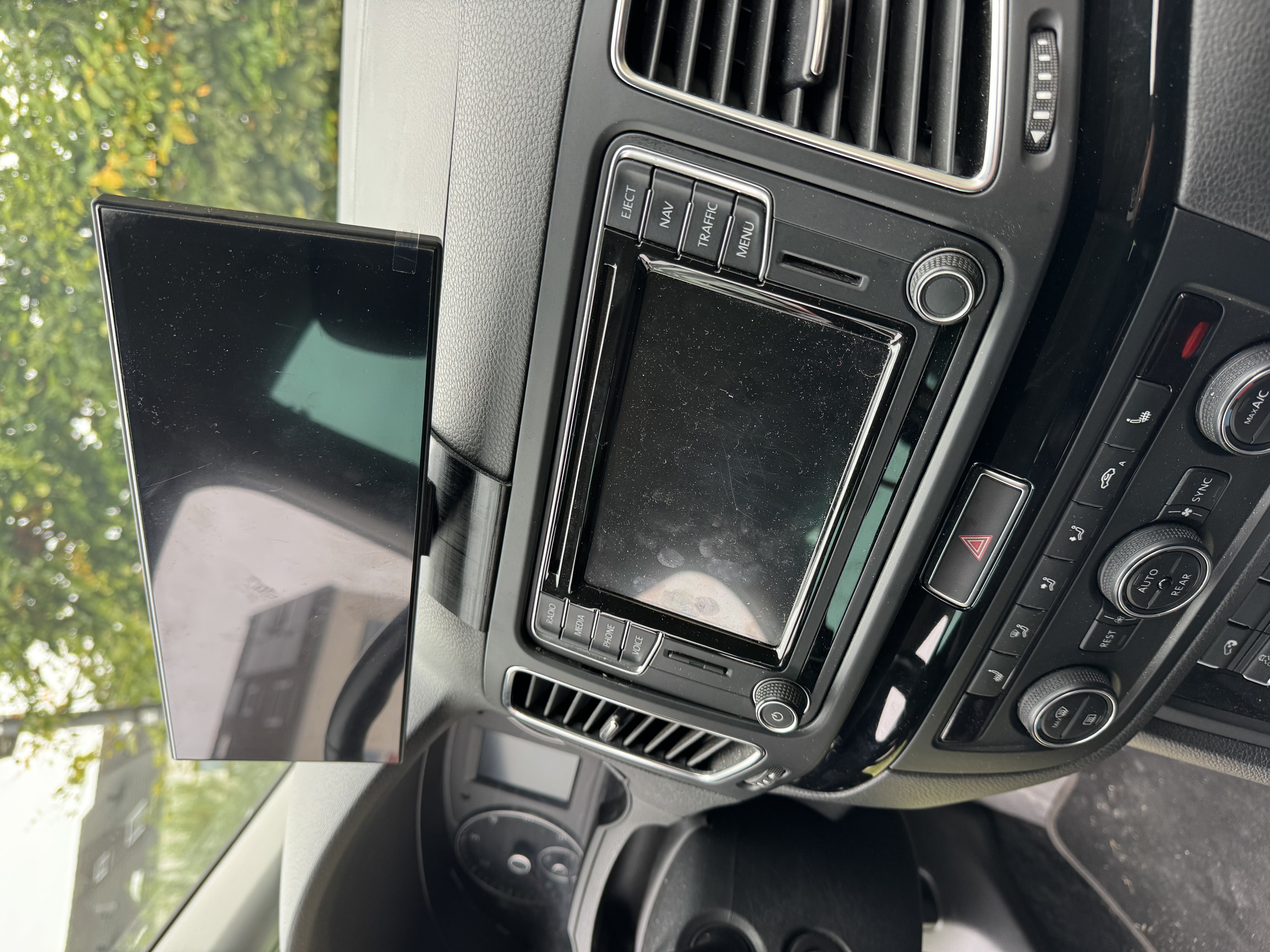 VW Sharan 7N – Dashboard Mount for ALPINETECH 11.5” CarPlay Display