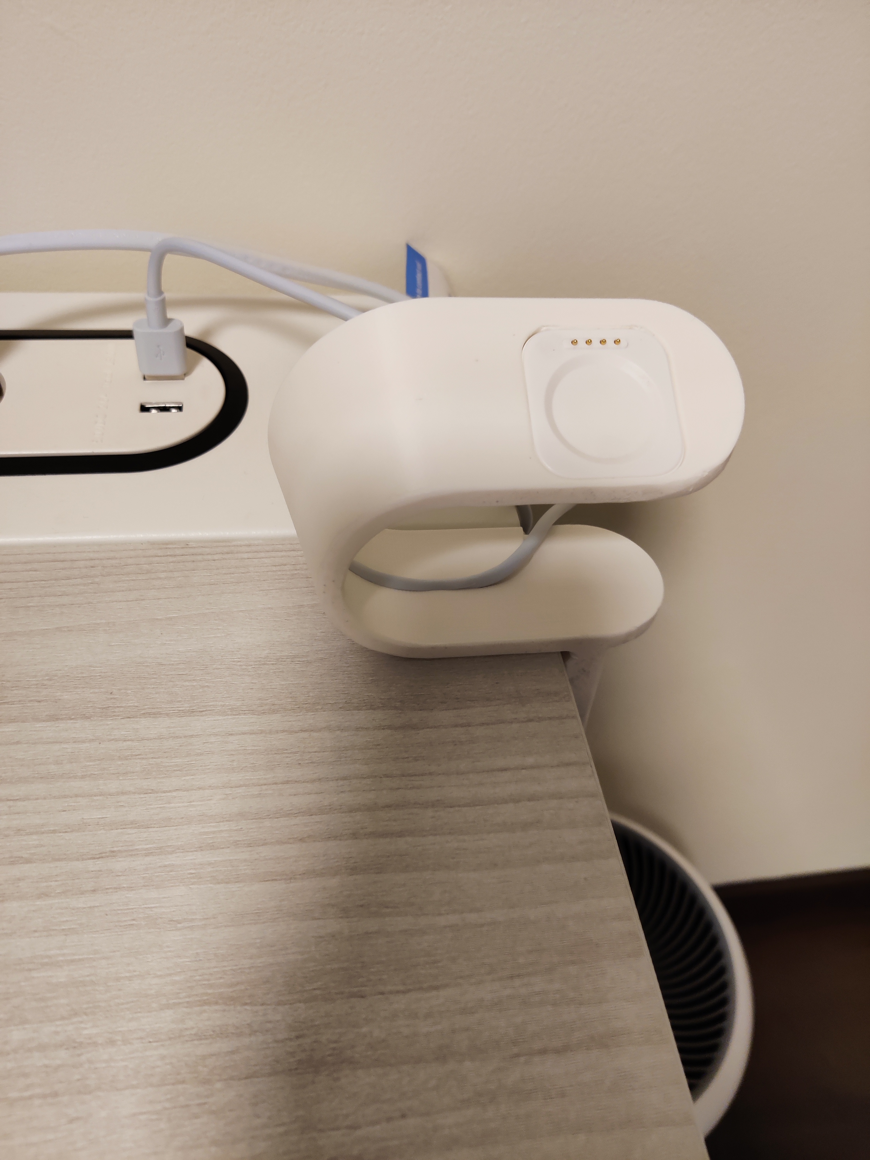 OnePlus Watch 2 Charger Stand with Table Clamp 90 degree