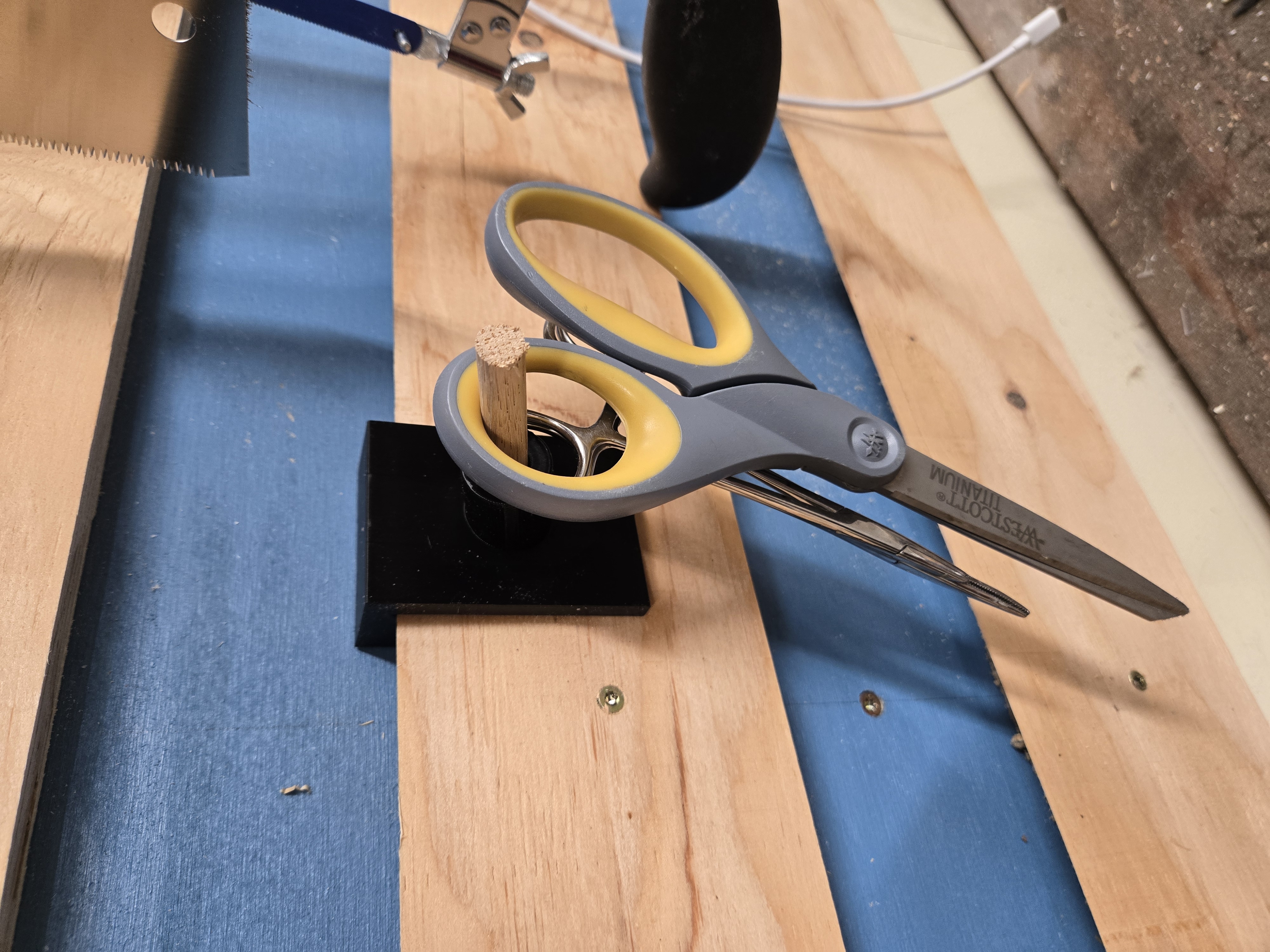Customizeable French Cleat Dowel Bracket