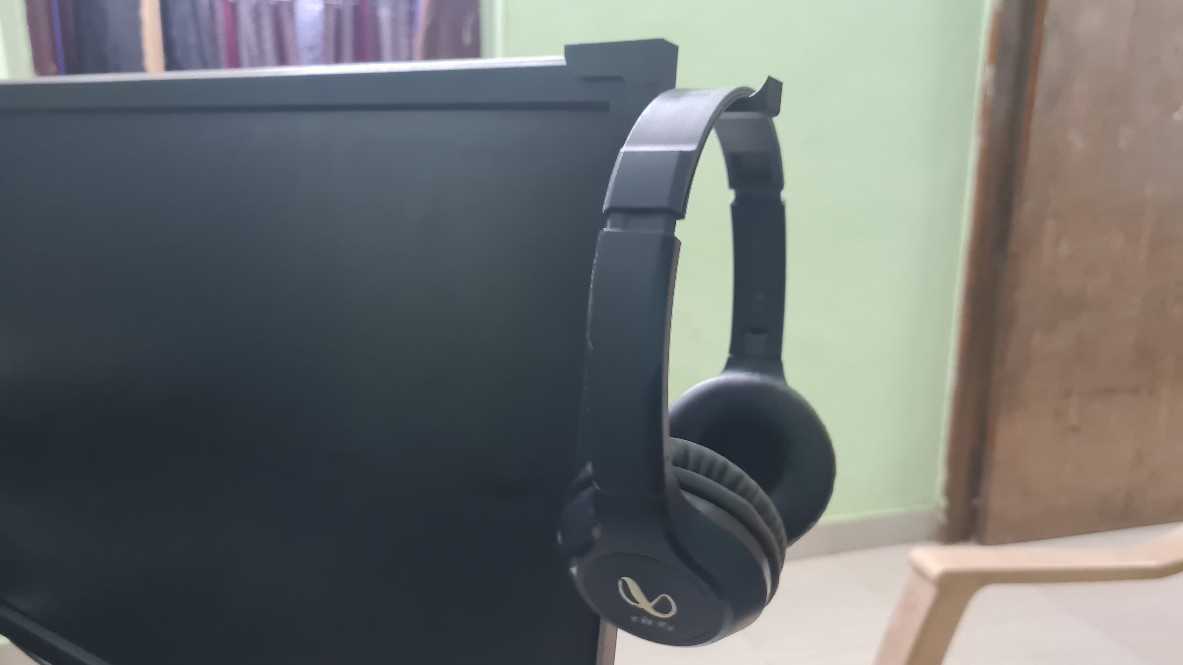 Headphone Clip for Monitor