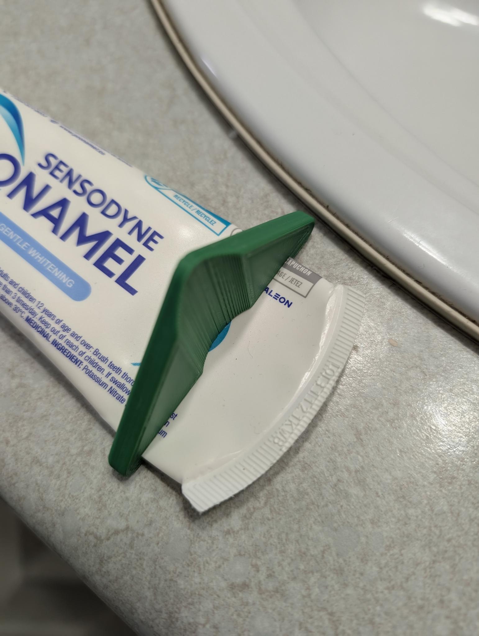 TIGHT Toothpaste Squeezer