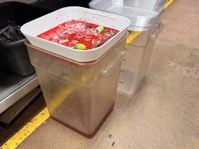 22 Quart Square Cambro Bucket Strainer