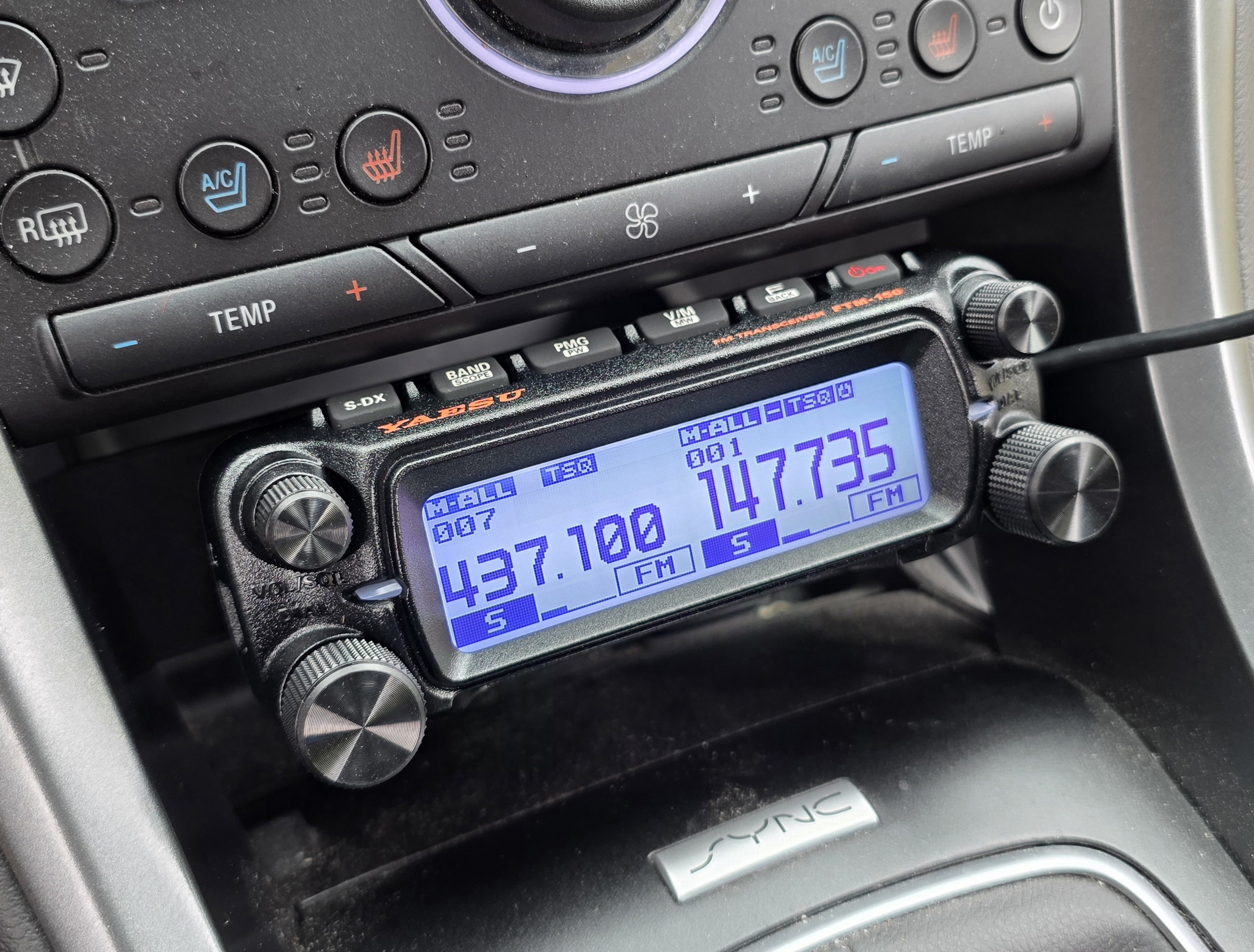 Yaesu FTM-150R + Ford Fusion 2016 Detached Head Mount