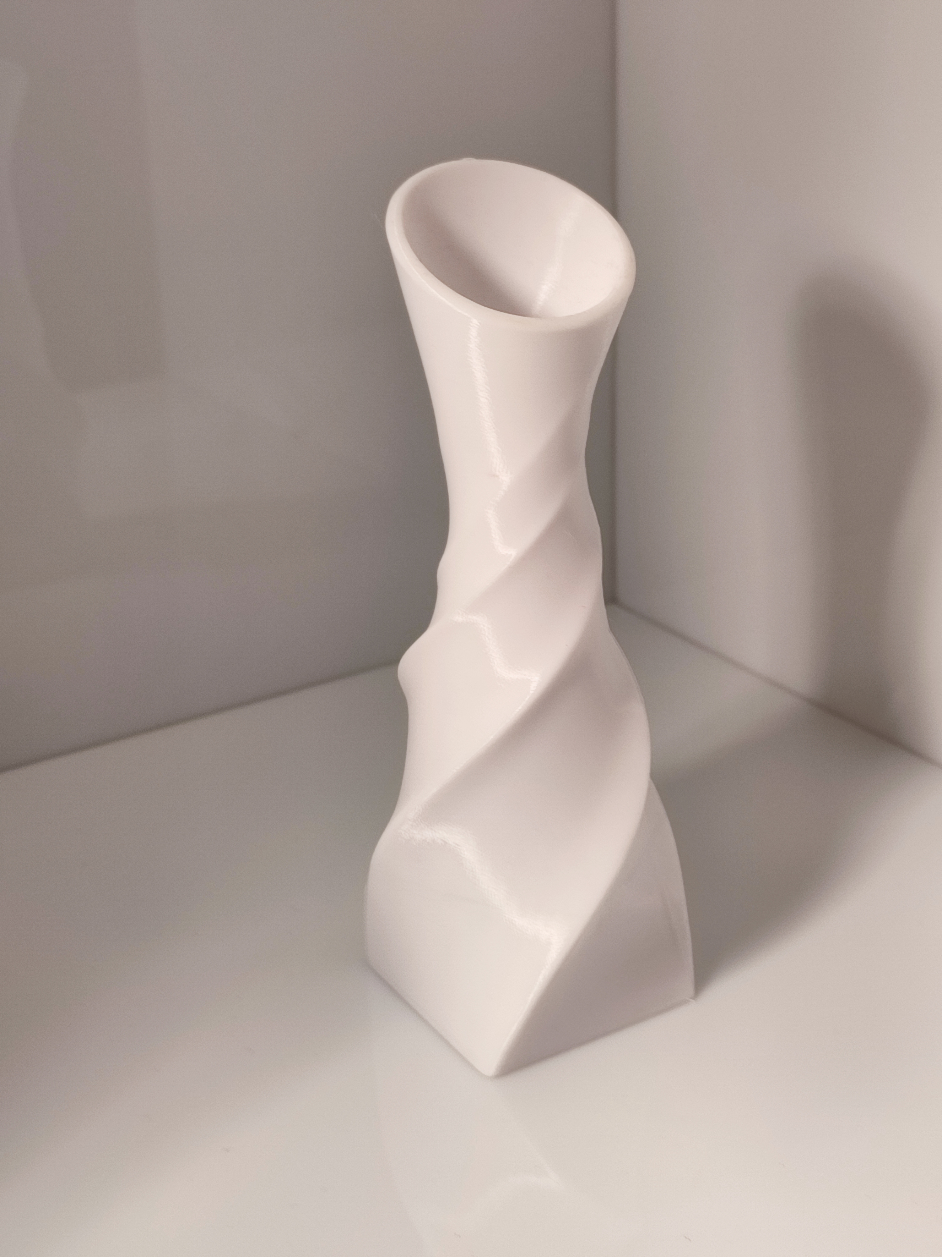 JOli Vase - Model 3