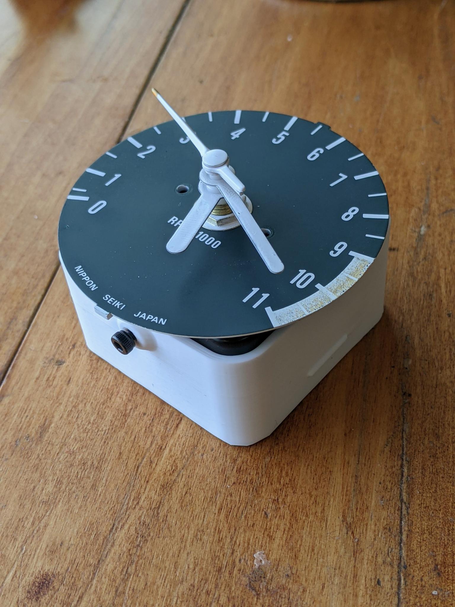 Miniatura 4 do modelo 3D Motorcycle Speedometer / Tach Desktop Clock