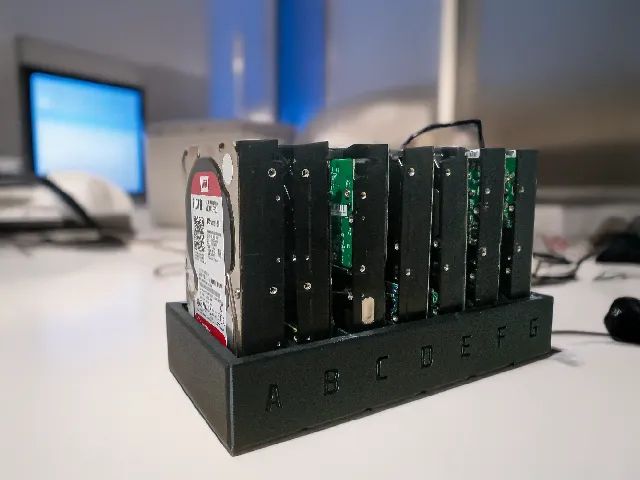 Gridfinity Vertical 3.5" - 7 Hard Drive Storage, Space-Saving