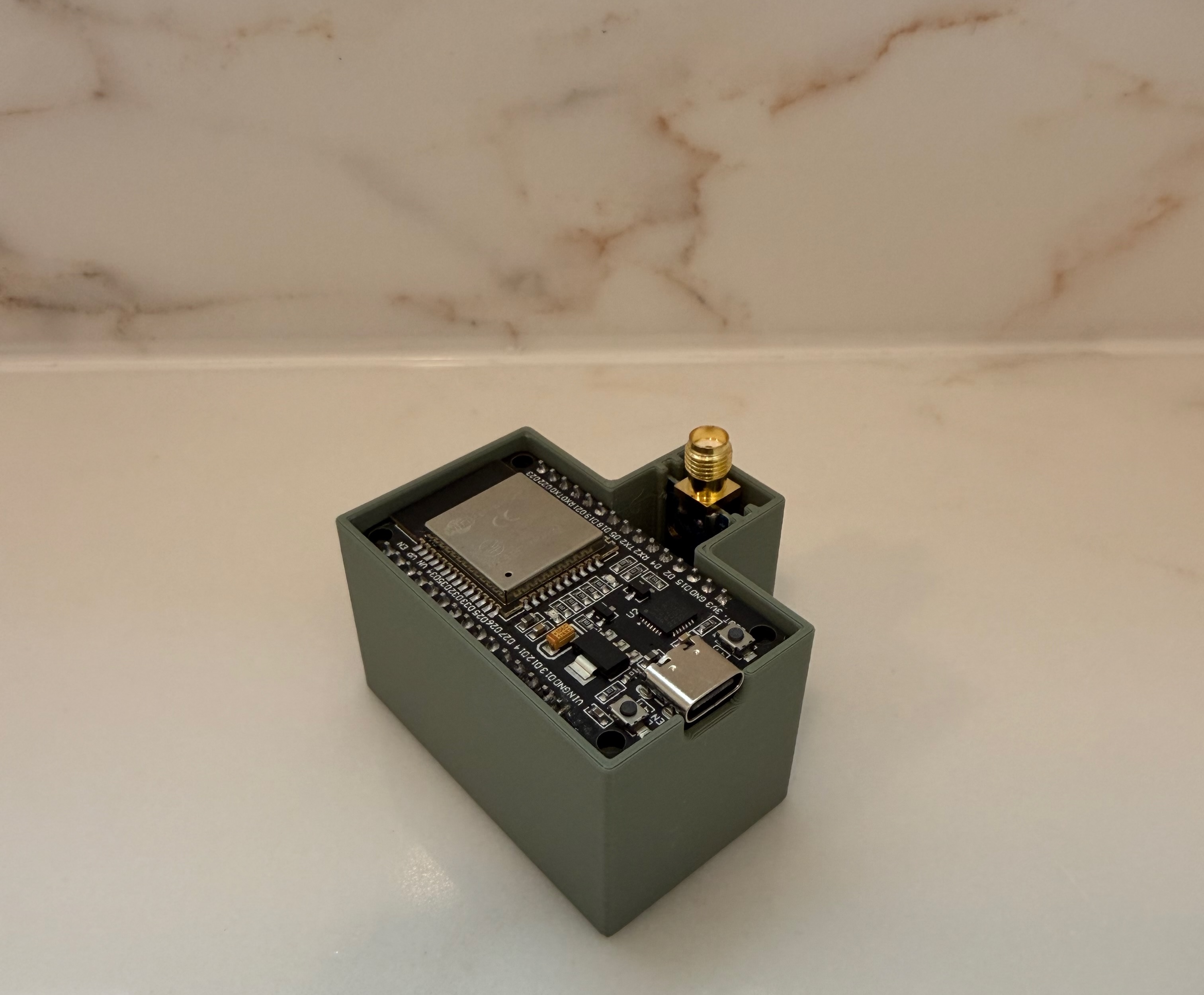 Miniatura 2 do modelo 3D ESP32 + CC1101 Case (USB-C Devkit)