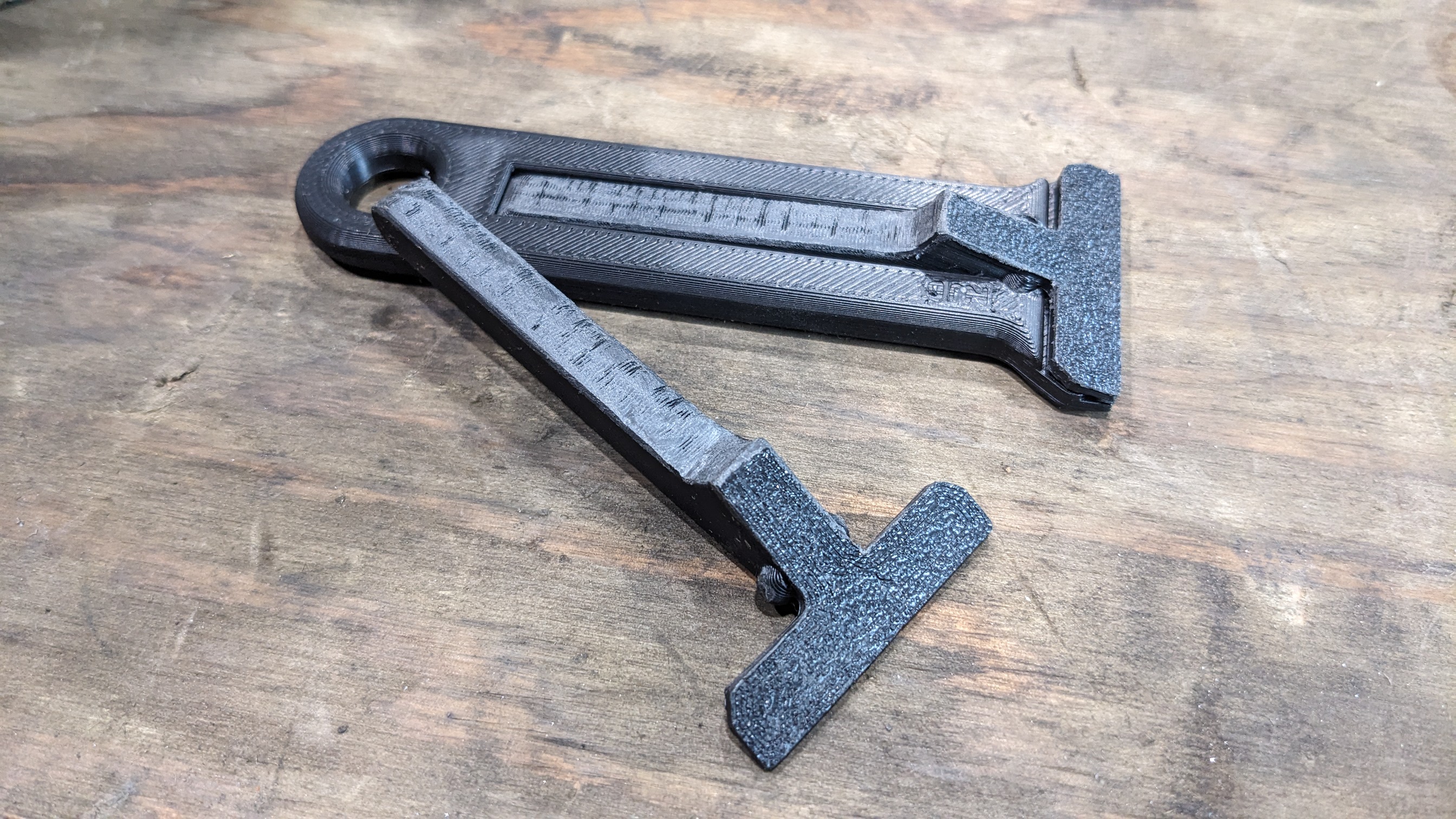 Reinforced and Print Optimized Leg for Neil J Borja's Utility Blade Scraper, v2.6