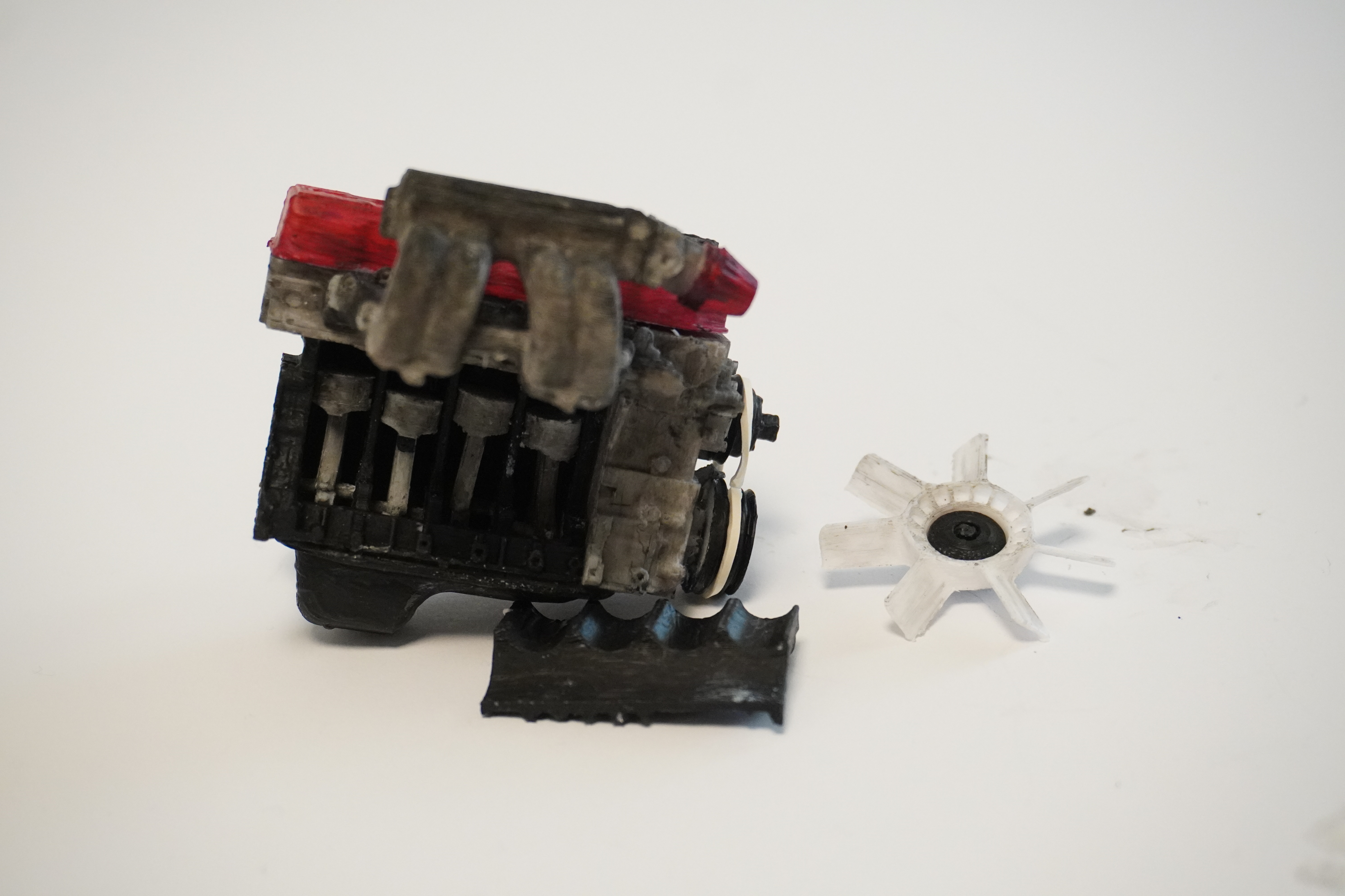 MINI Toyota 4 Cylinder Engine 22RE, Complete Working Model Mini Edition — miniatura 15