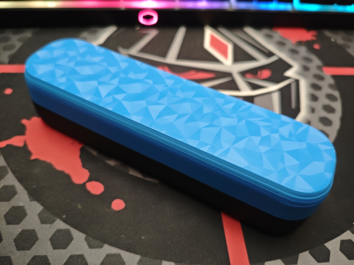 Compact glasses case