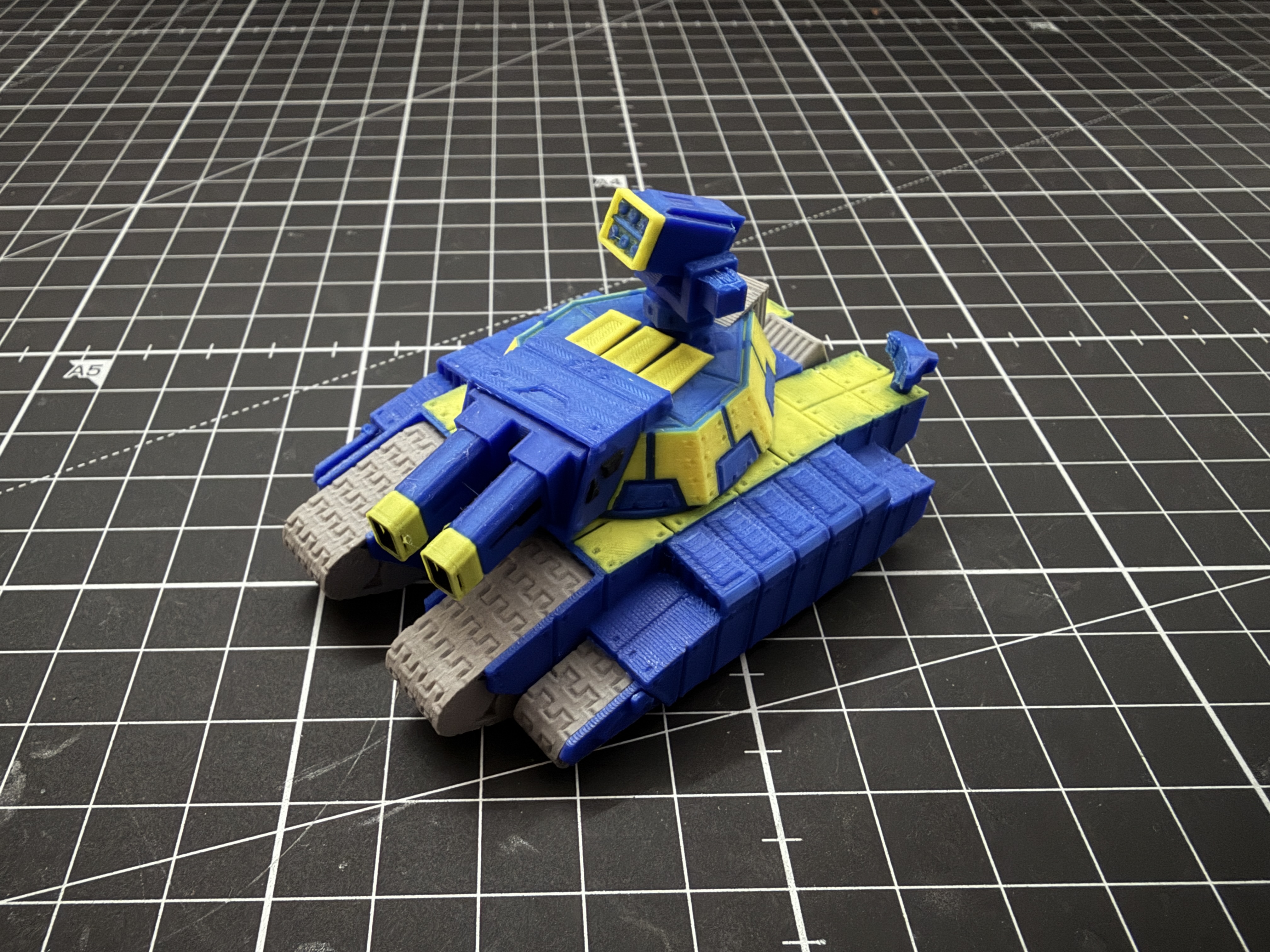 Rock head tank