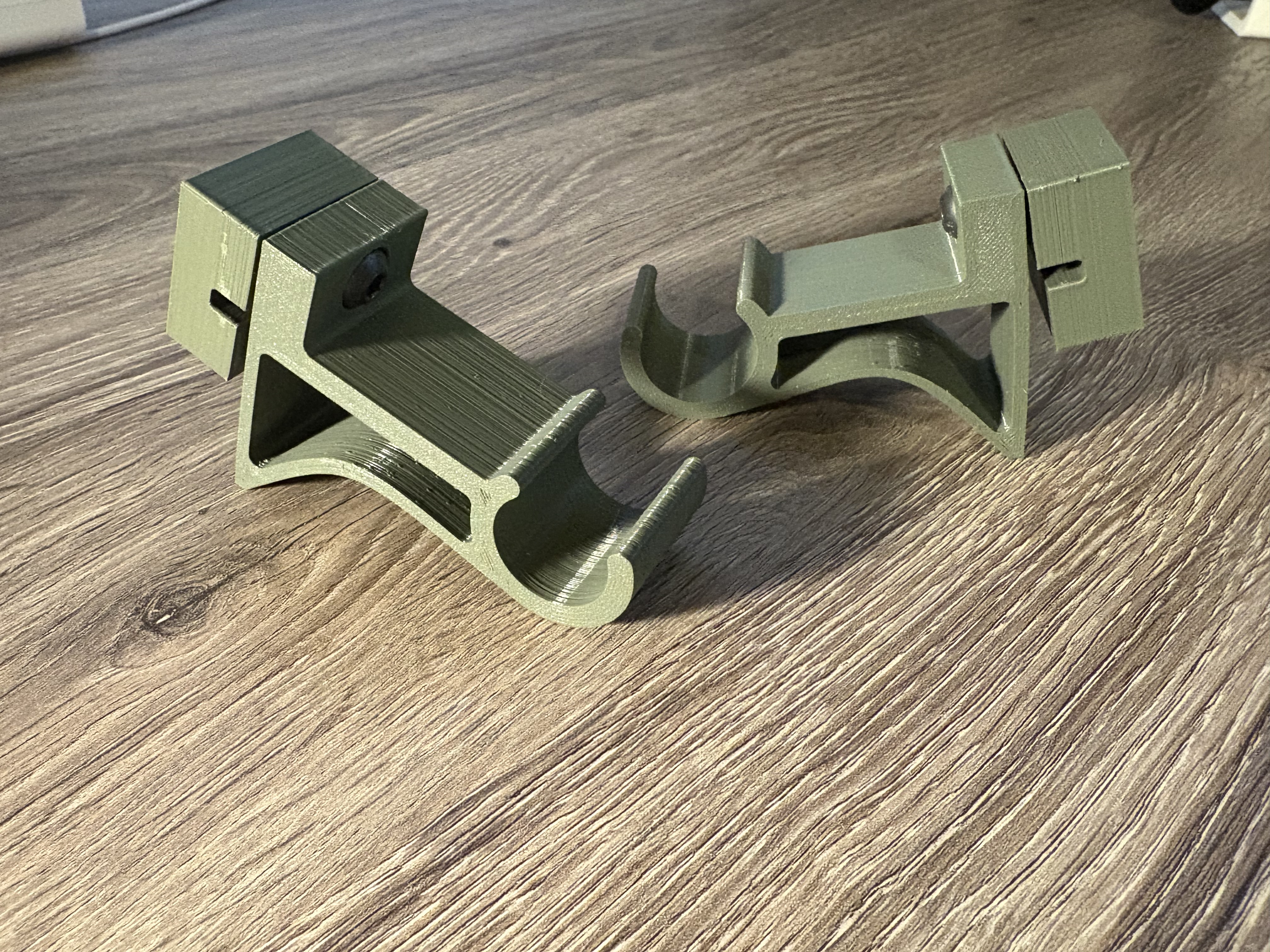 Parametric Curtain Hanger for Apartments