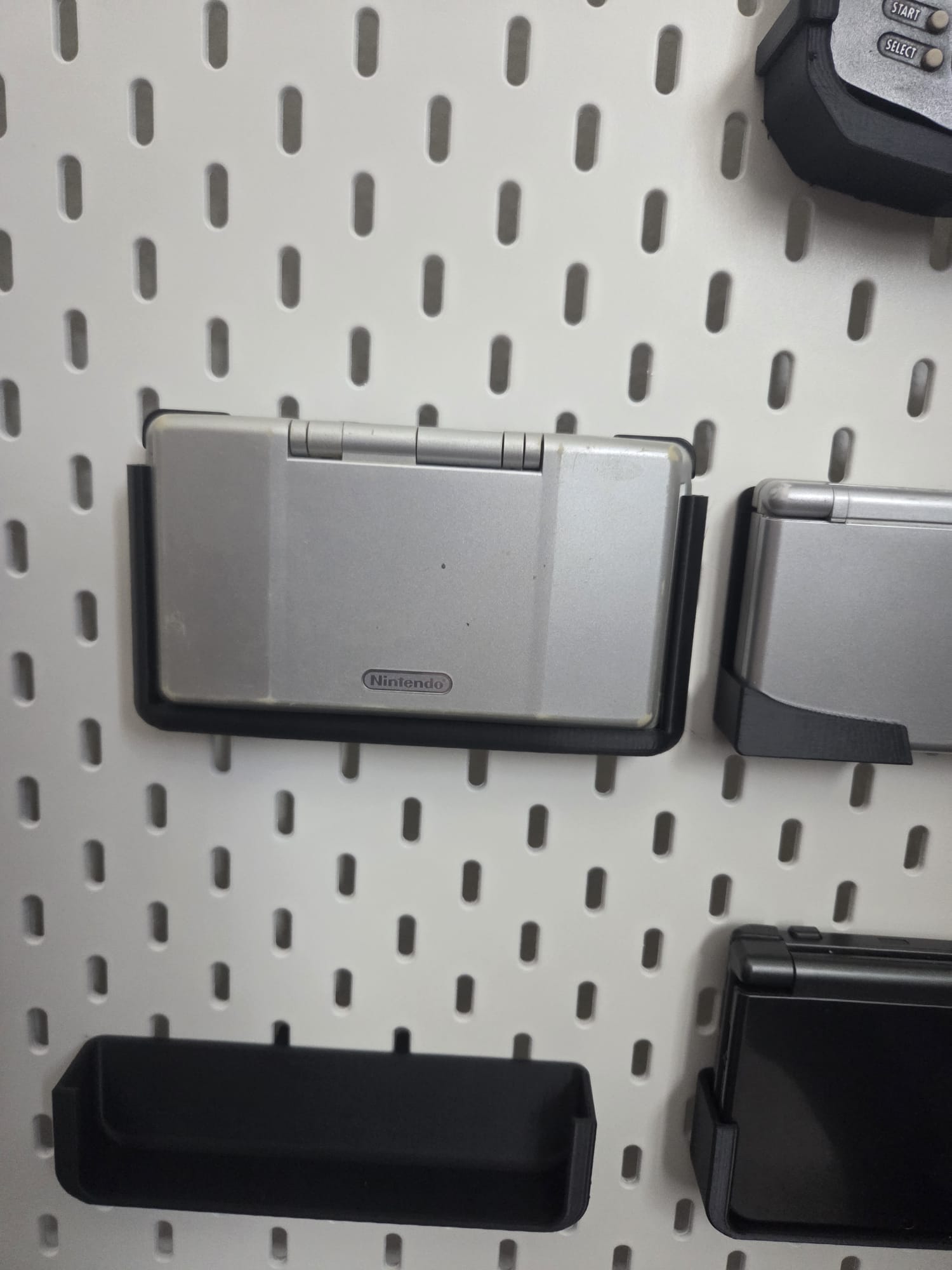 Nintendo DS (Phat DS) Skadis Mount
