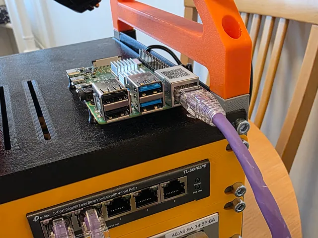 6-Inch Rack Top-Mounted Raspberry Pi Holder