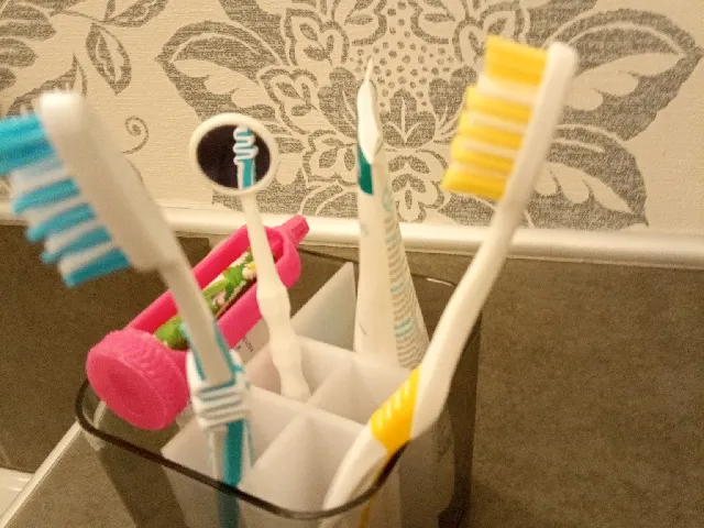 Partitioner/divider for small IKEA Visslaan box for tooth brush and toothpaste