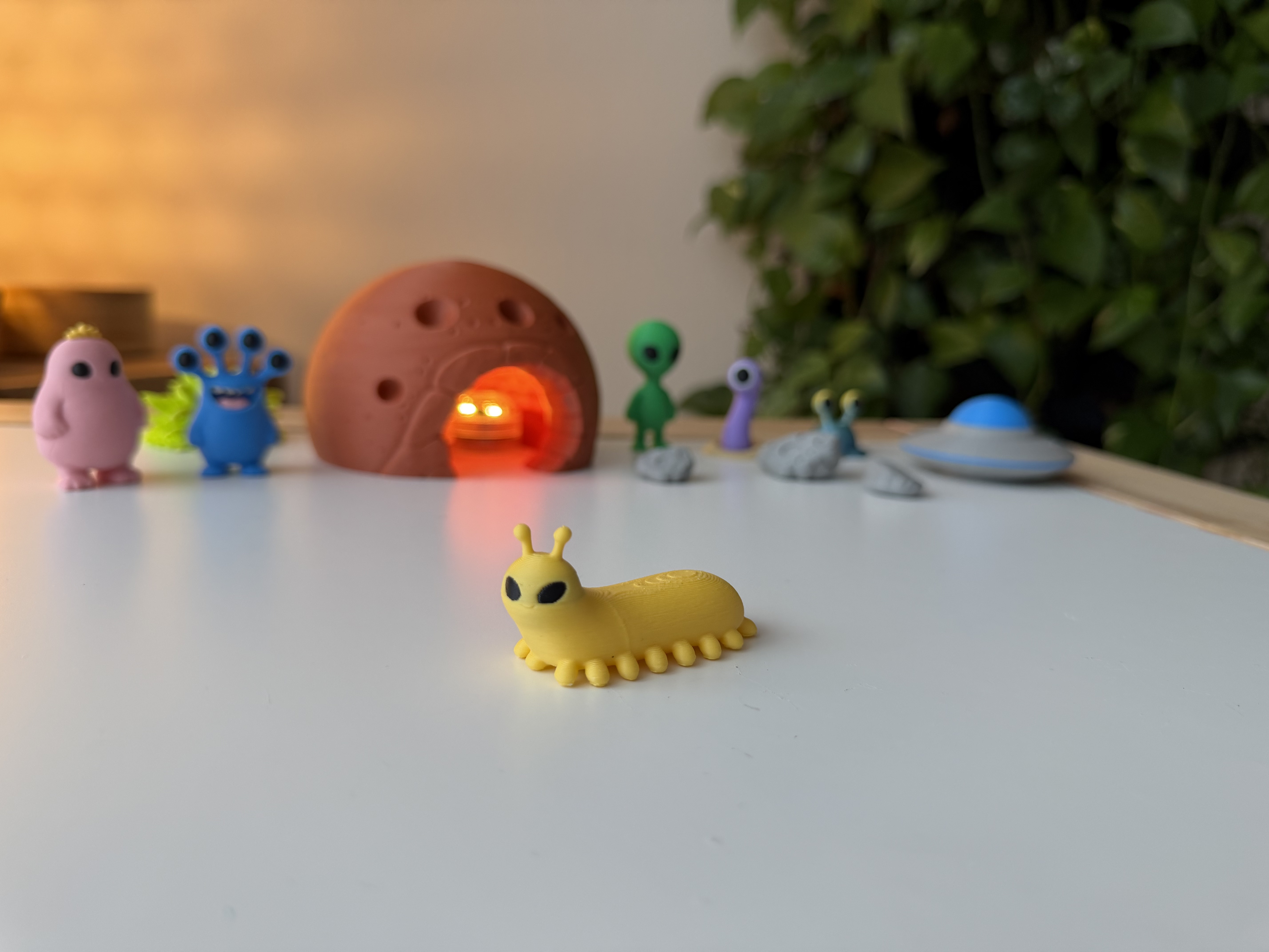 Larva Alien — “Melloop”