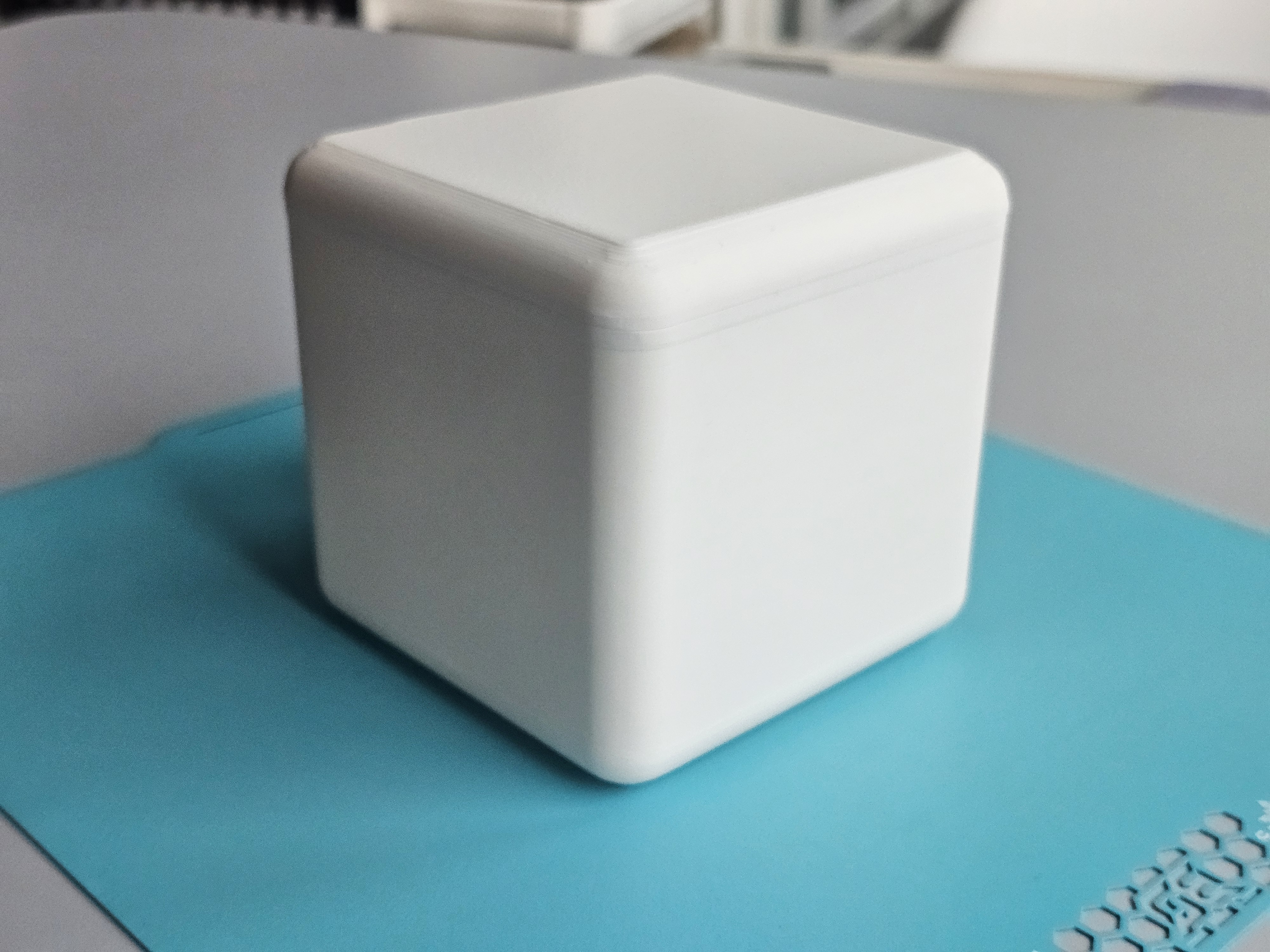 Miniatura 4 do modelo 3D Modern Magnetic Cube Box
