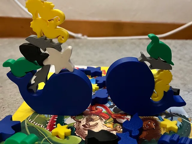 Ocean animals balancing game. (no supports!)