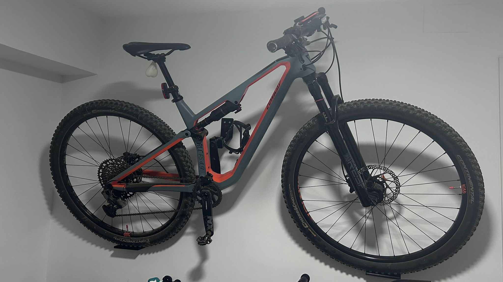 SOPORTE DE PARED PARA BICICLETA MTB CARBONO Y ELECTRICAS