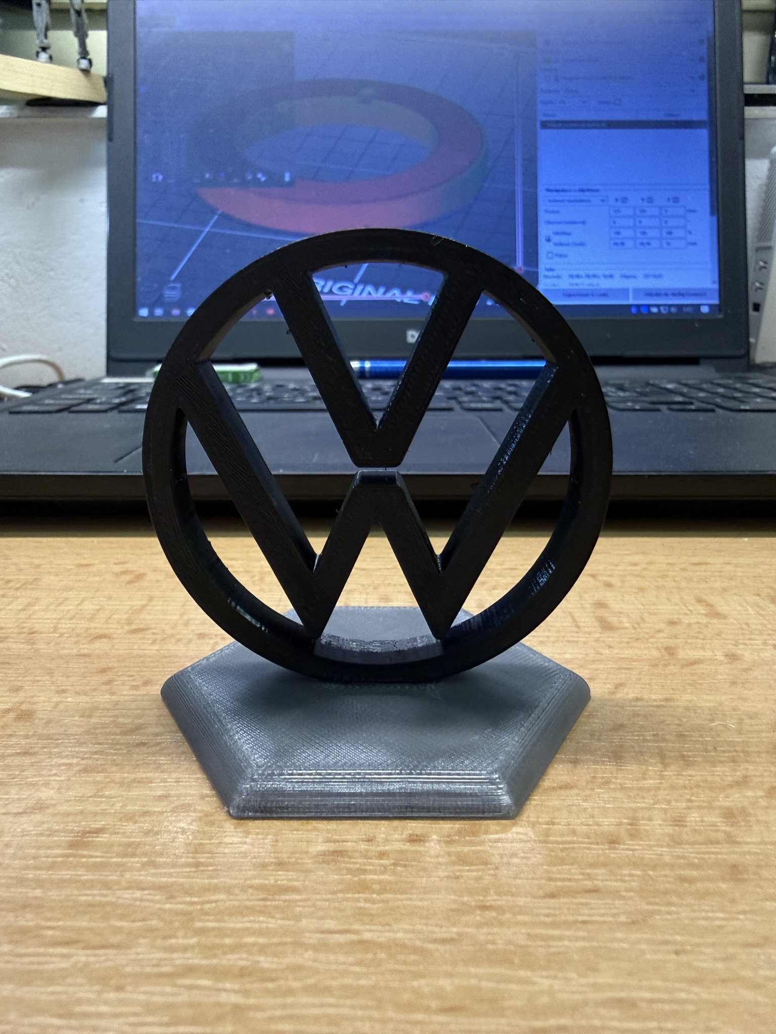 VOLKSWAGEN logo