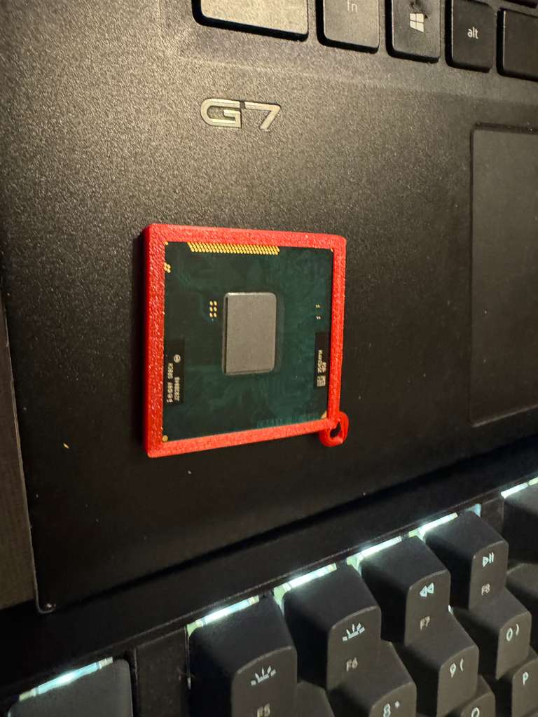 Miniatura 2 do modelo 3D cpu keychain intel 37.5 mm