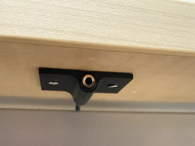 3.5mm Underdesk Headphone mount