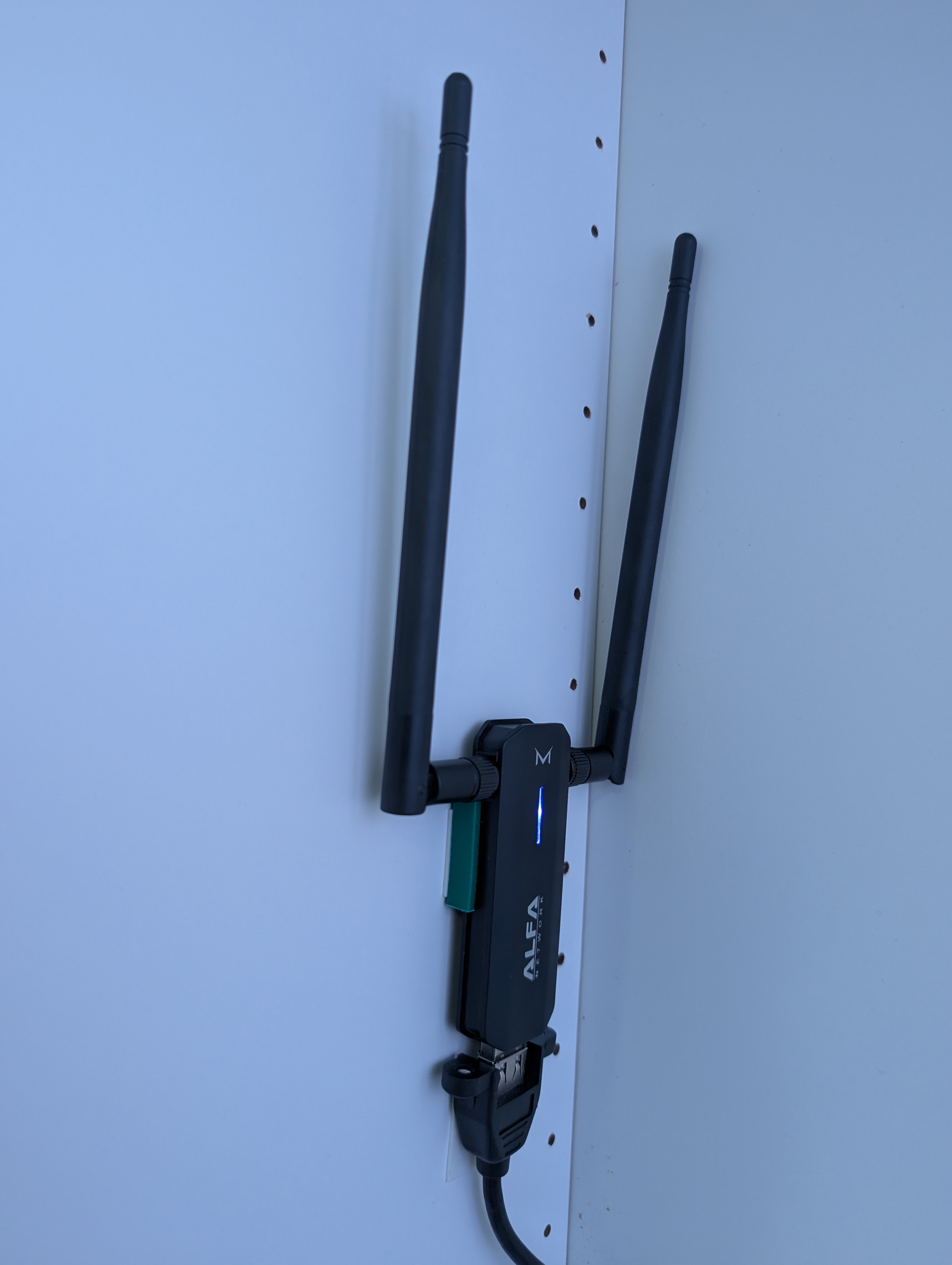 Alfa AWUS036AXM wall mount