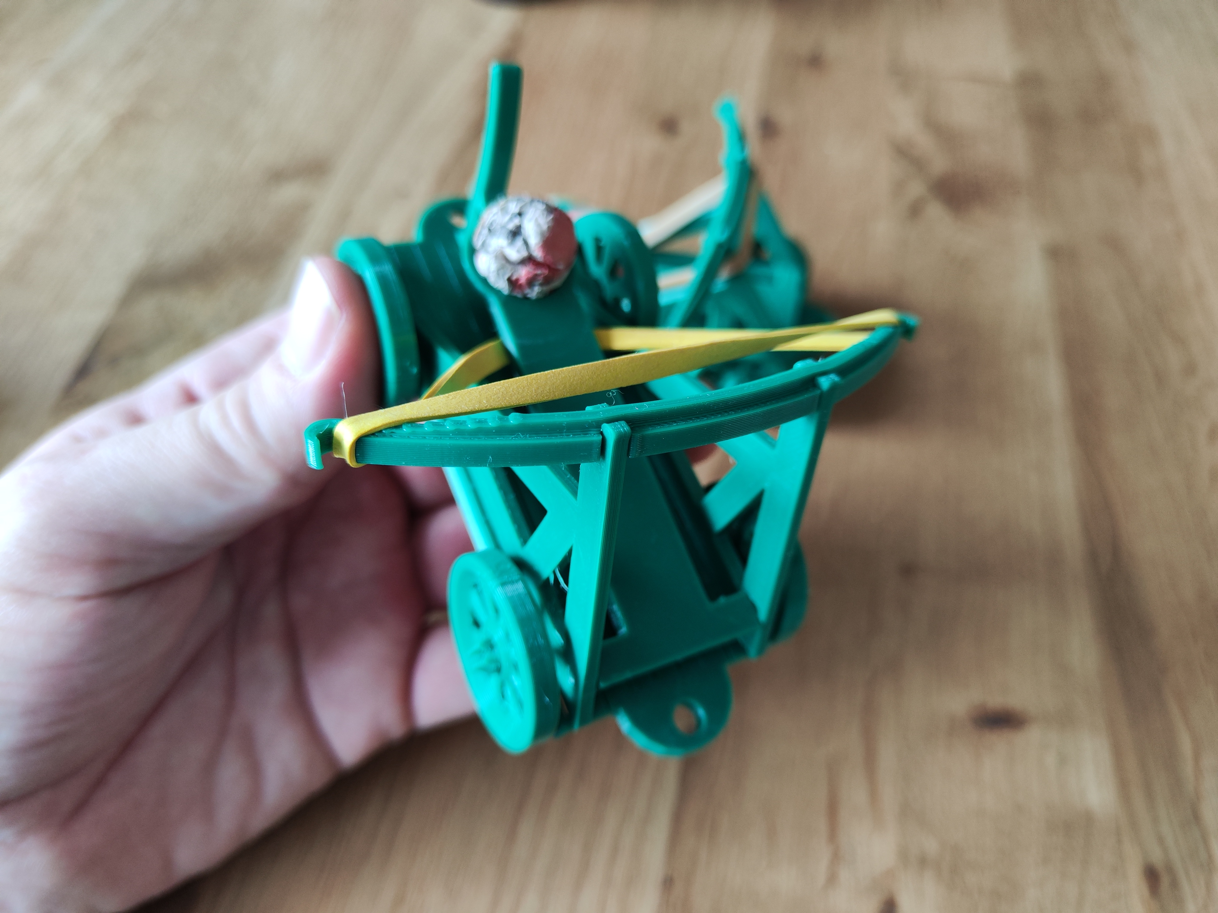 Toy Catapult for Playmobil, Duplo, Angry Birds or just for fun - Remix