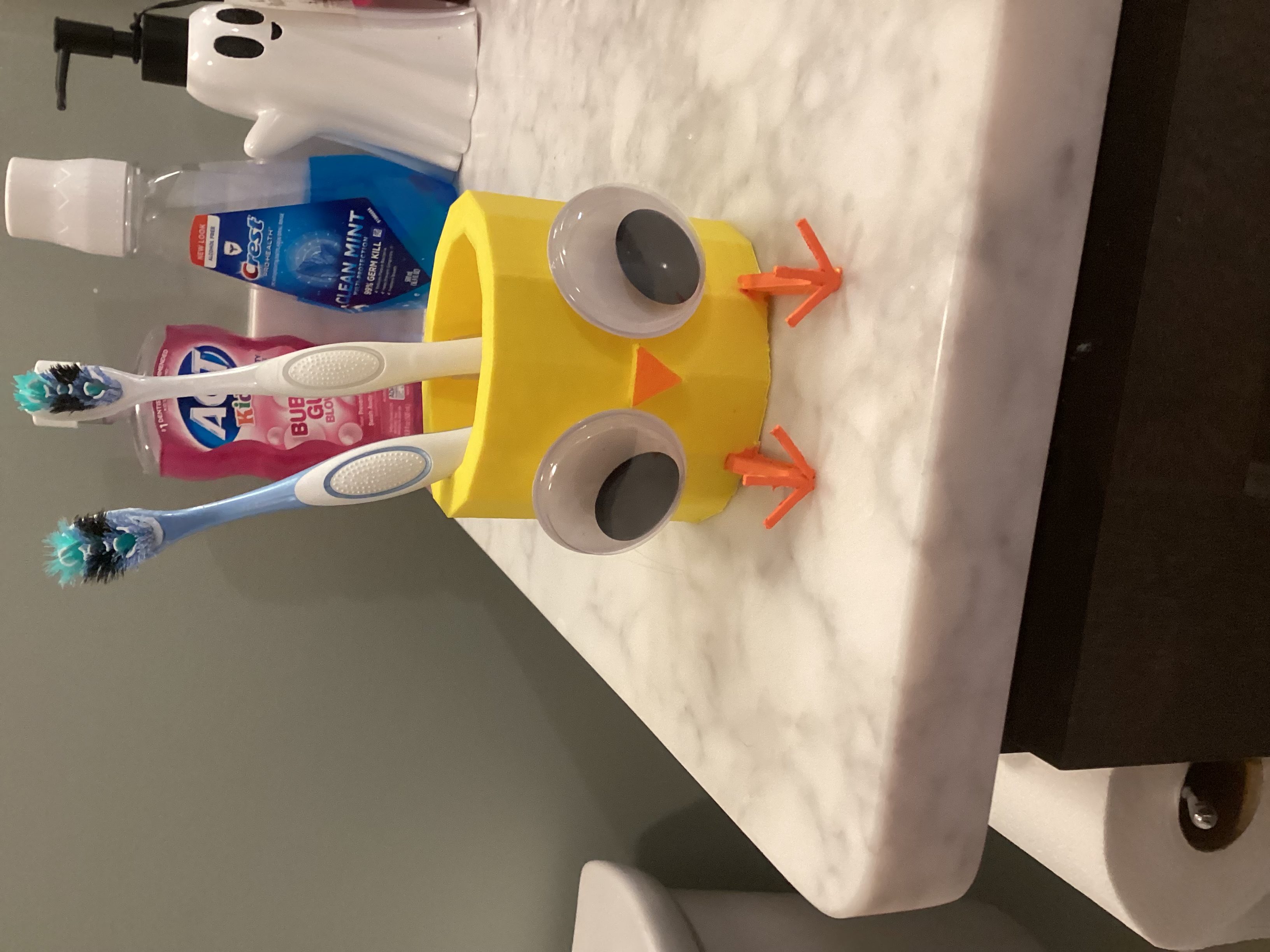 Chicken toothbrush holder