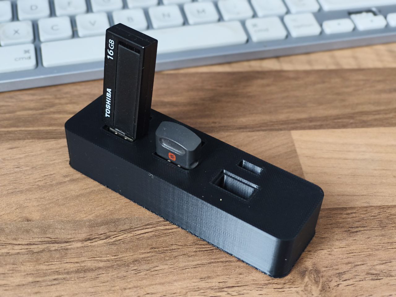 Shark USB Barracks - Heavy Duty Desktop Organizer