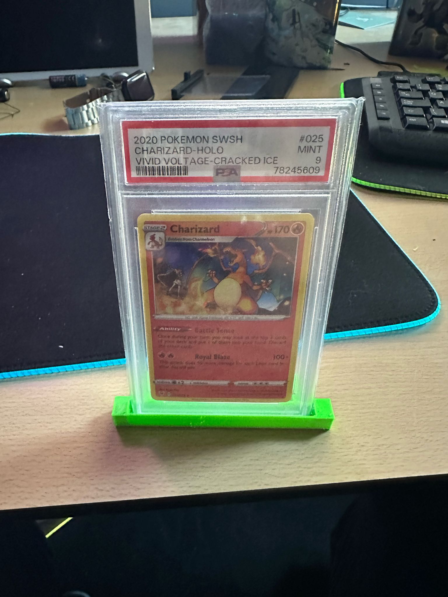 Basic Slab stand for TCG cards