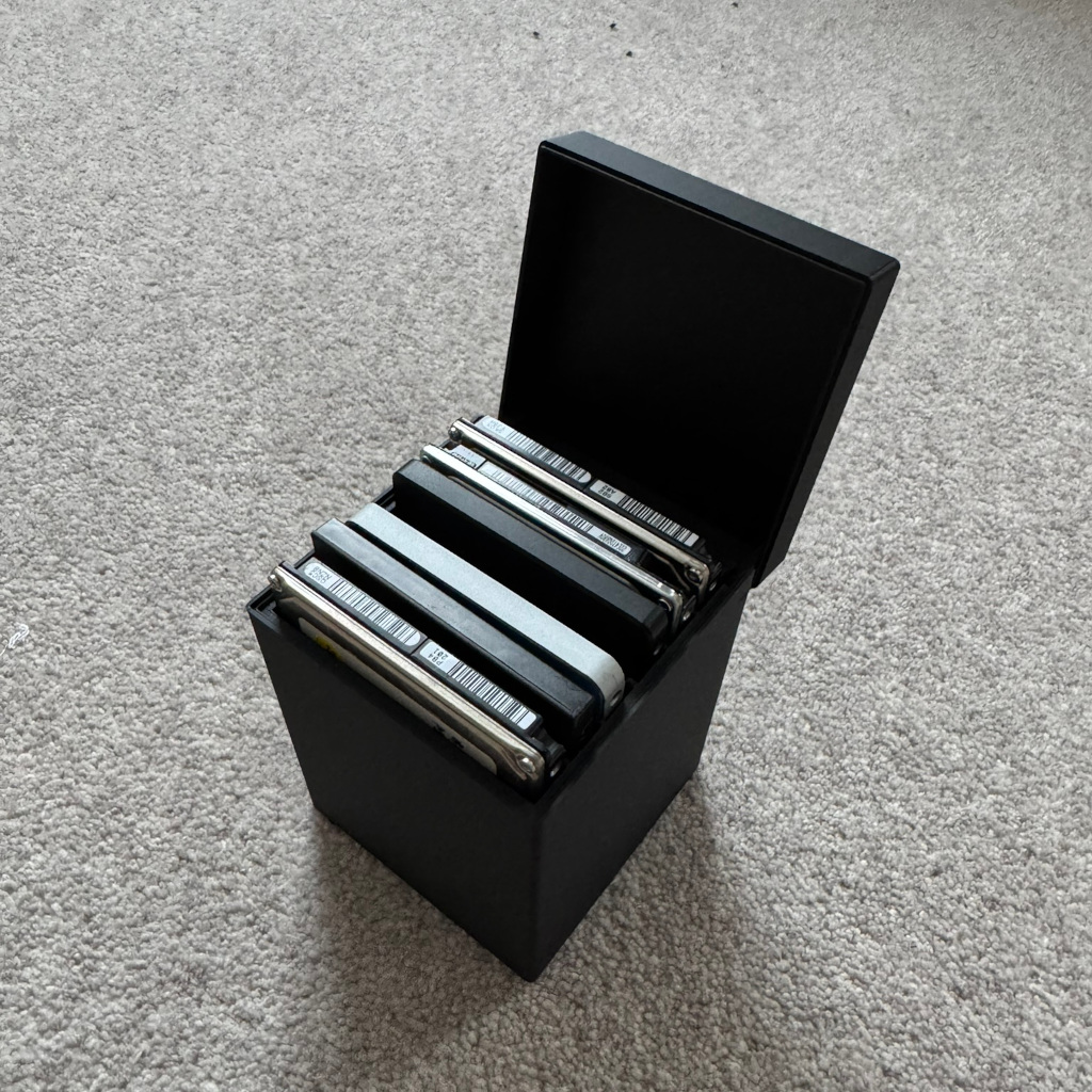 2.5" (inch) Hard Disk Storage Box - 6 Disk Capacity